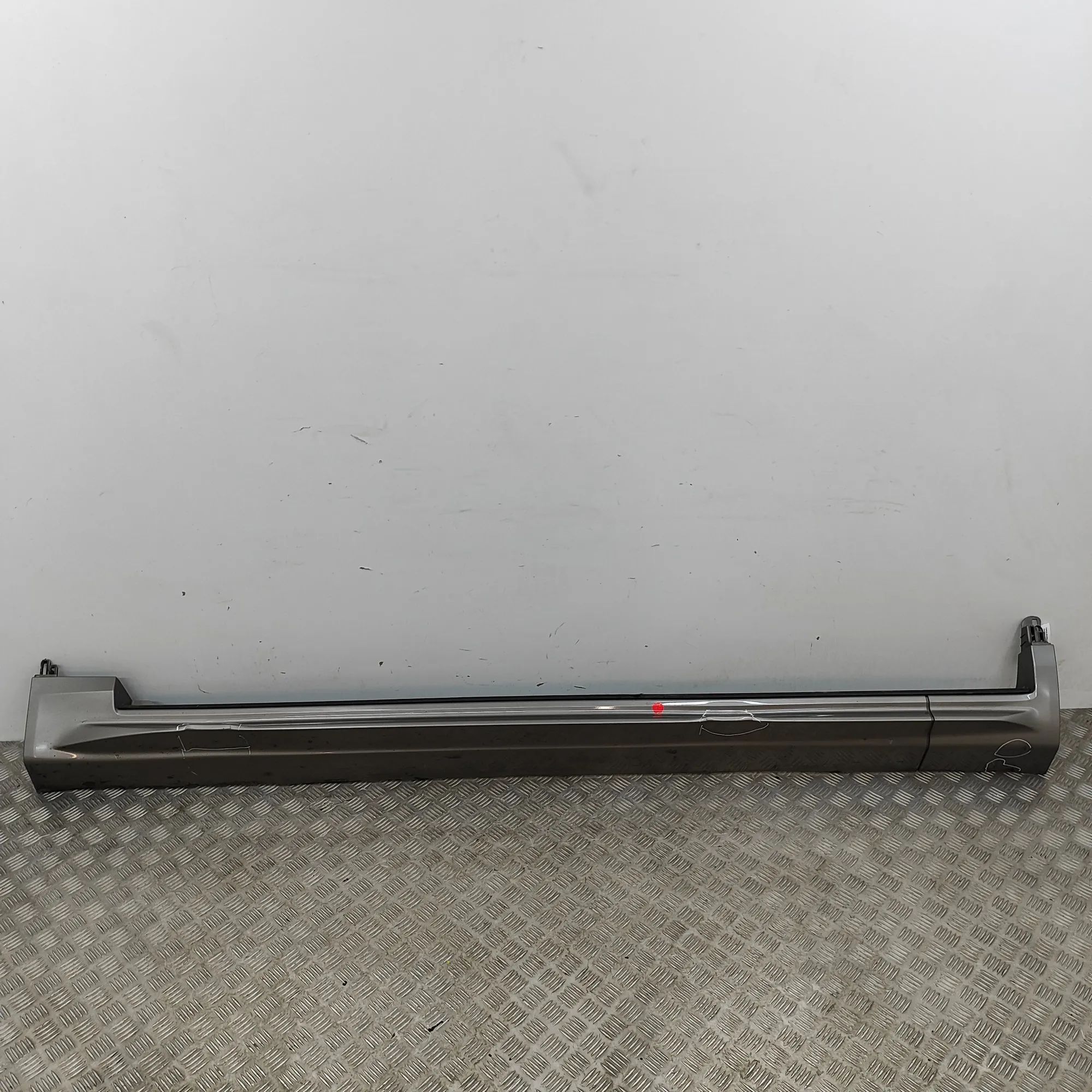 Volvo XC90 Left Side Plastic Sideskirt Cover Left Side Plastic Sideskirt Cover — VOLVO XC90 ...