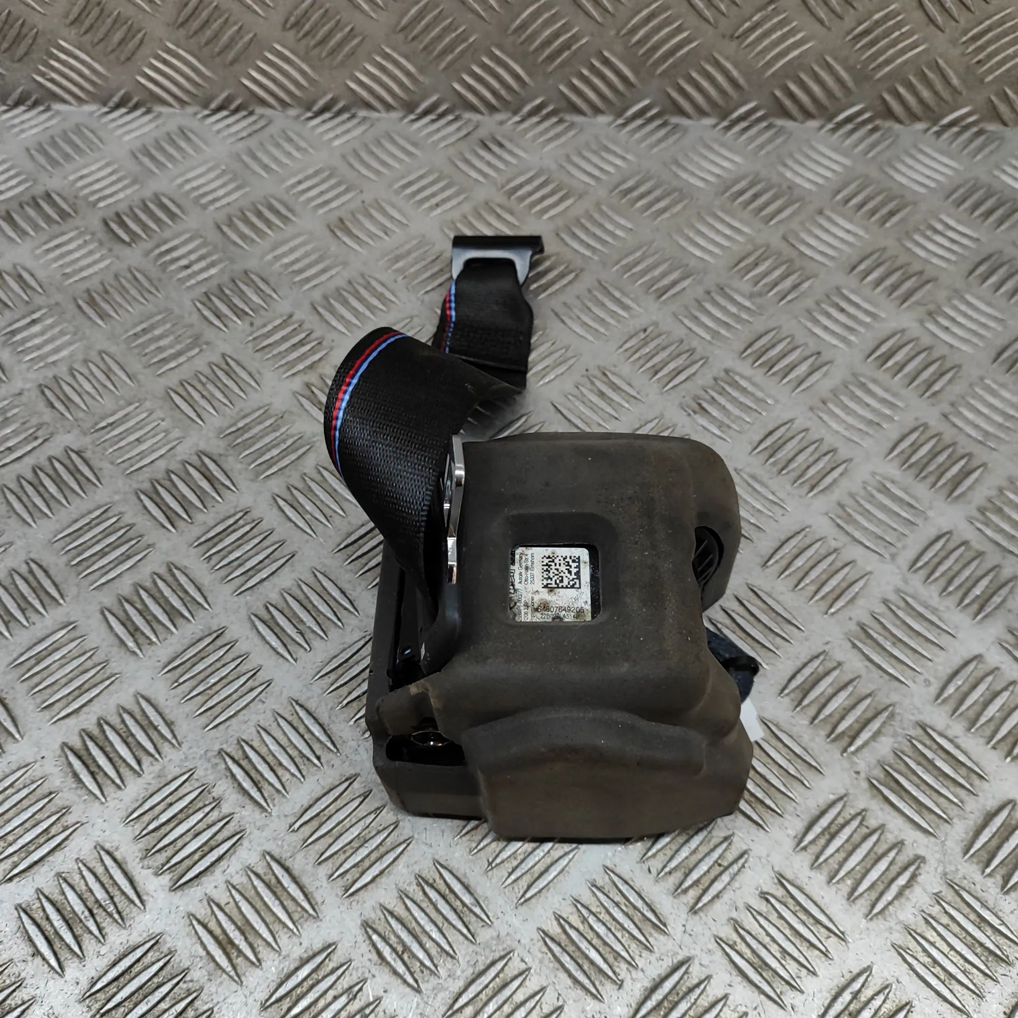 BMW 2 (F44) Rear Right Seatbelt Rear Right Seatbelt — BMW 2 SERIES (Gran Coupe ...