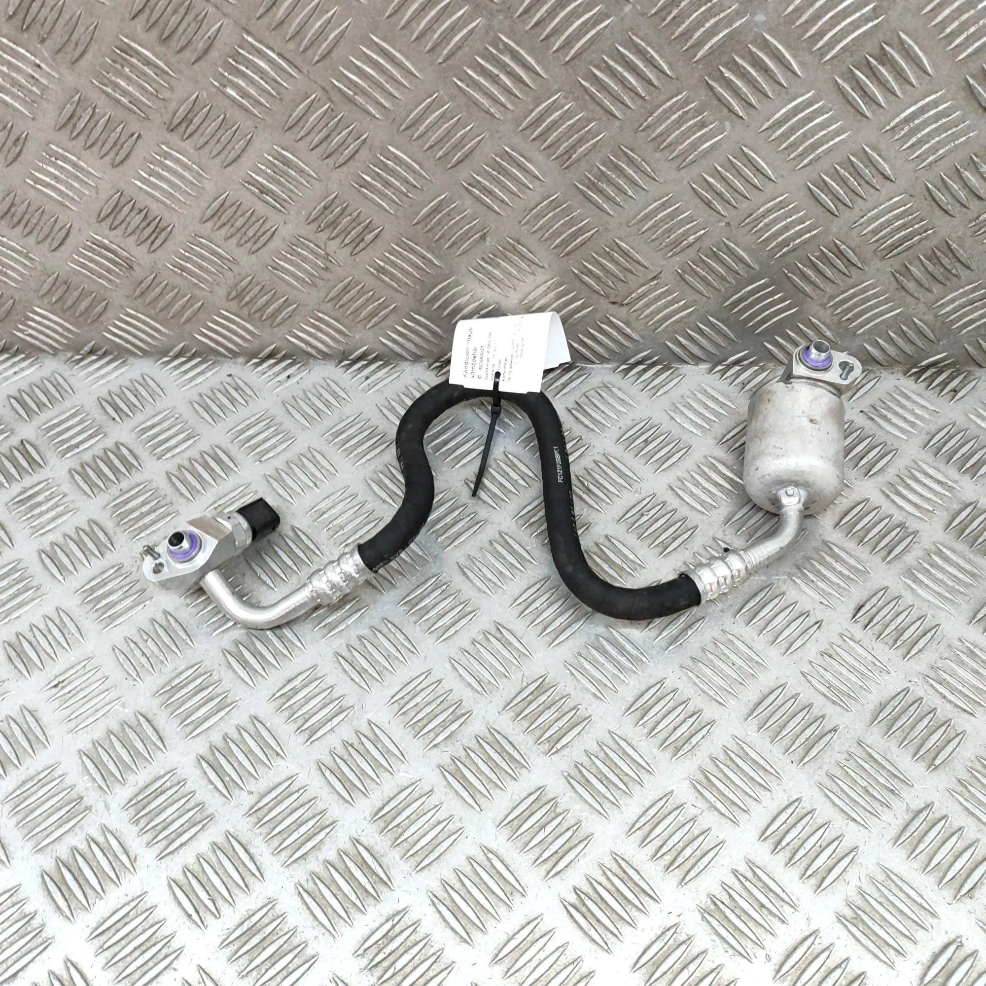 BMW i4 (G26) A/C Air Con Hose Pipe A/C Air Con Hose Pipe — BMW I4 (G26) (2022-...)...