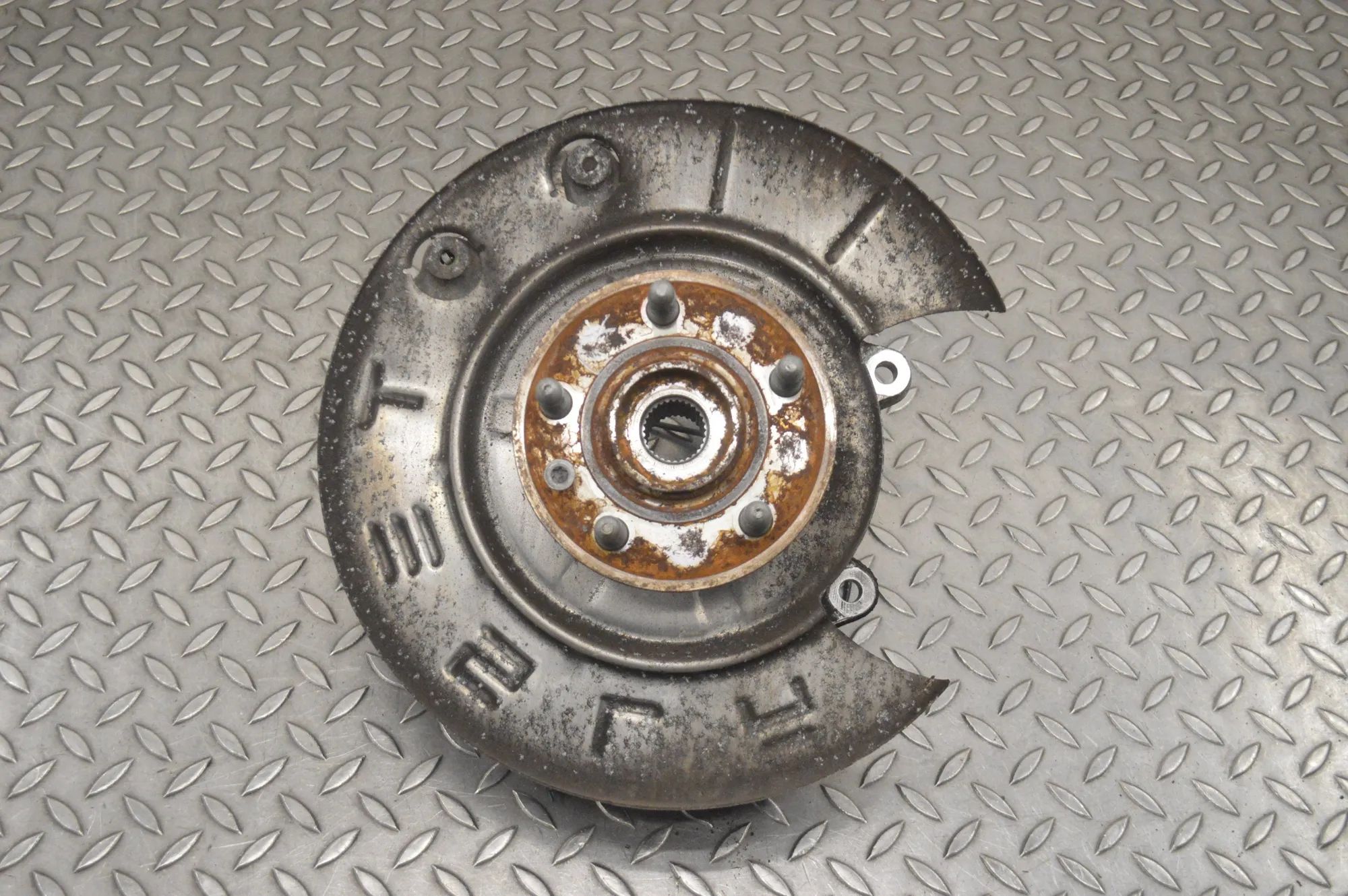 Tesla Model X Rear Left Wheel Hub Spindle Rear Left Wheel Hub Spindle — TESLA MODEL X (20...