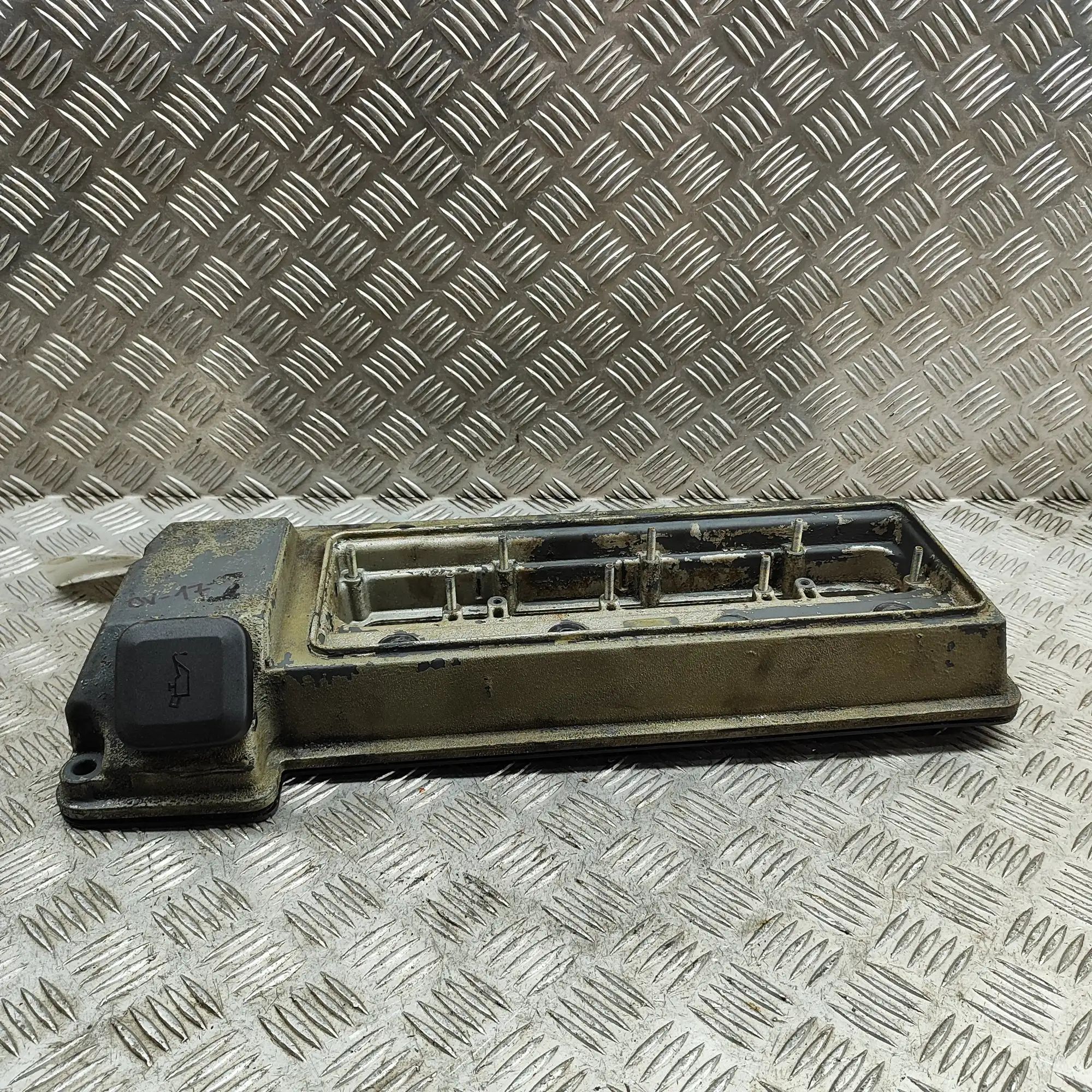 Land Rover Range Rover Valve Cover Right Side Valve Cover Right Side — LAND ROVER RANGE ROVER...