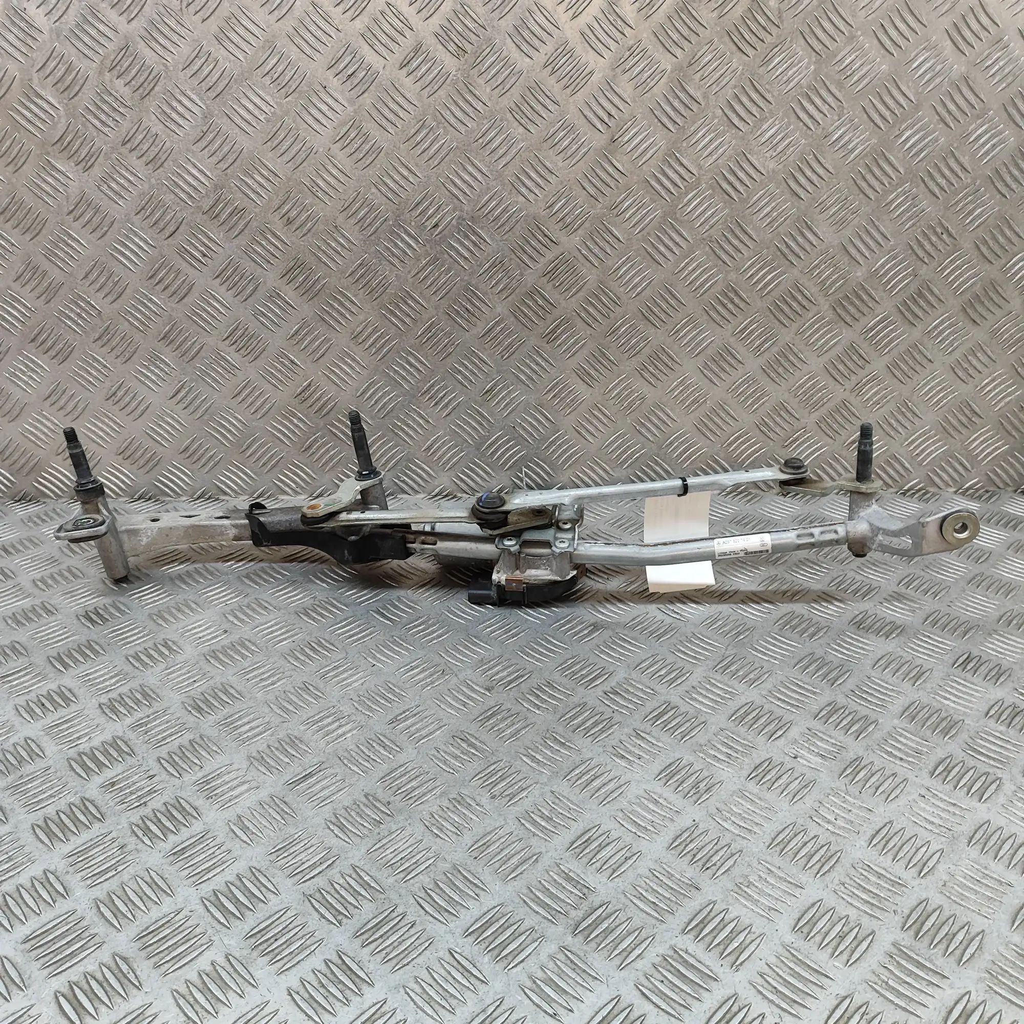 Mercedes-Benz EQS (V297 / X296) Front Windshield Wiper Mechanism Front Windshield Wiper Mechanism — MERCEDES BEN...