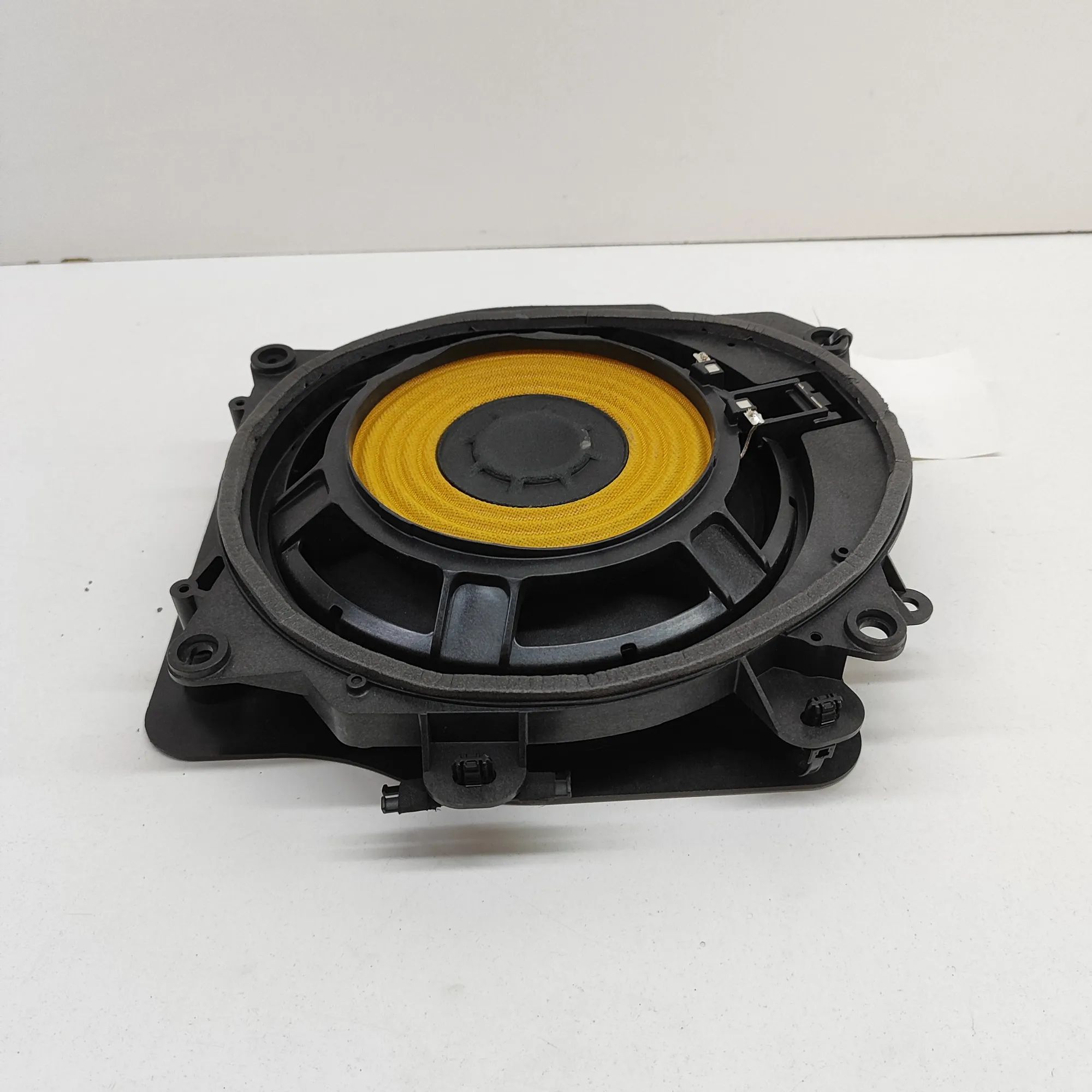 BMW iX (I20) Floor subwoofer — right Floor subwoofer — right — BMW IX (I20) (2021-.....