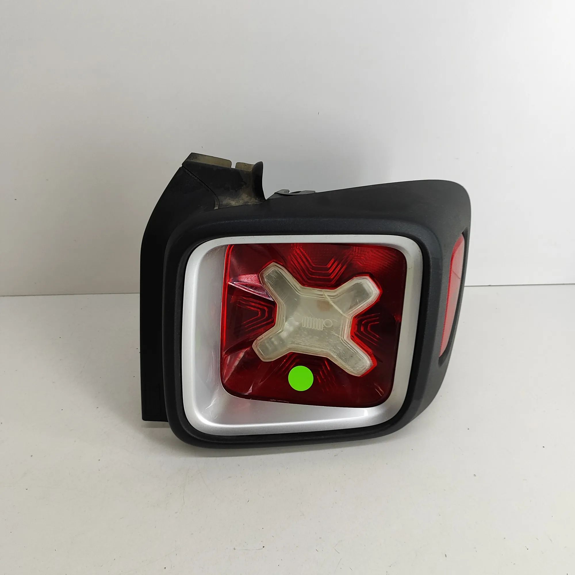 Jeep Renegade Rear Right Tail Light Rear Right Tail Light — JEEP RENEGADE (Off-road...
