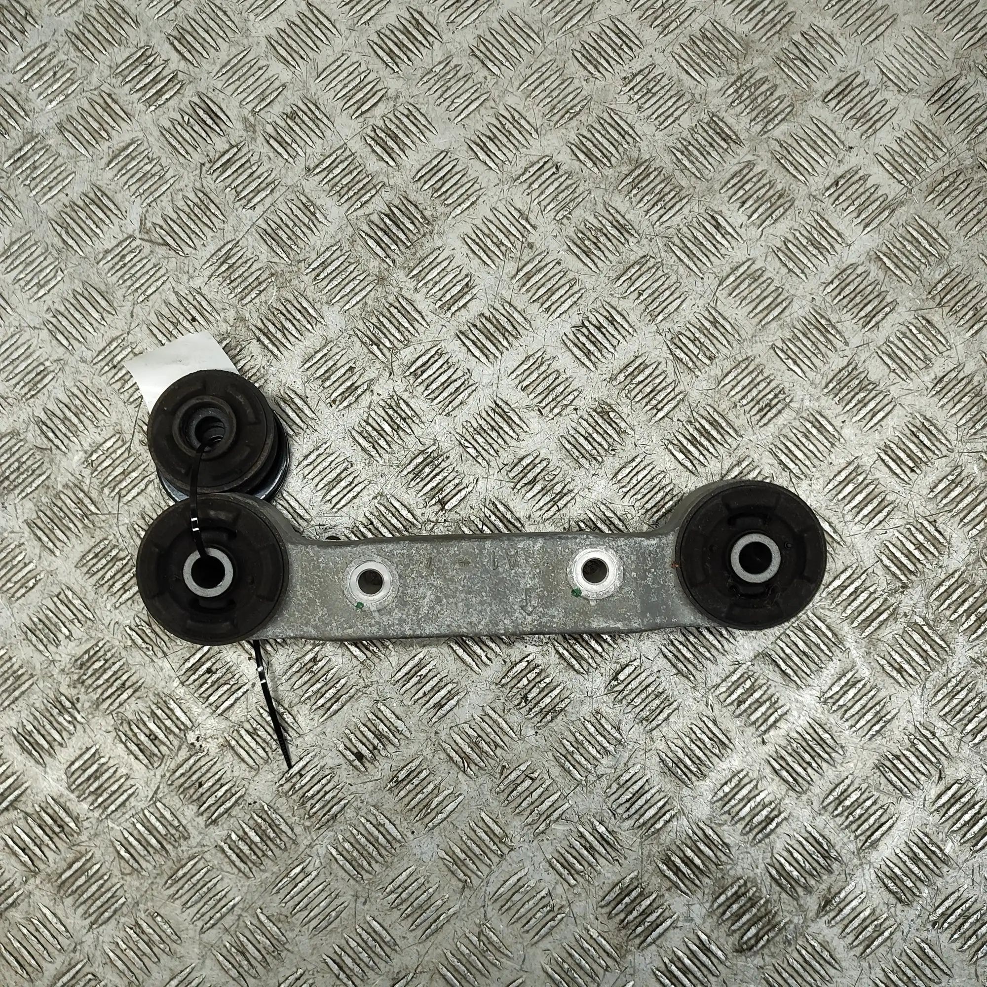 Lexus RX Engine Rear Bracket Engine Rear Bracket — LEXUS RX (_LA1_, _LH1_) (...