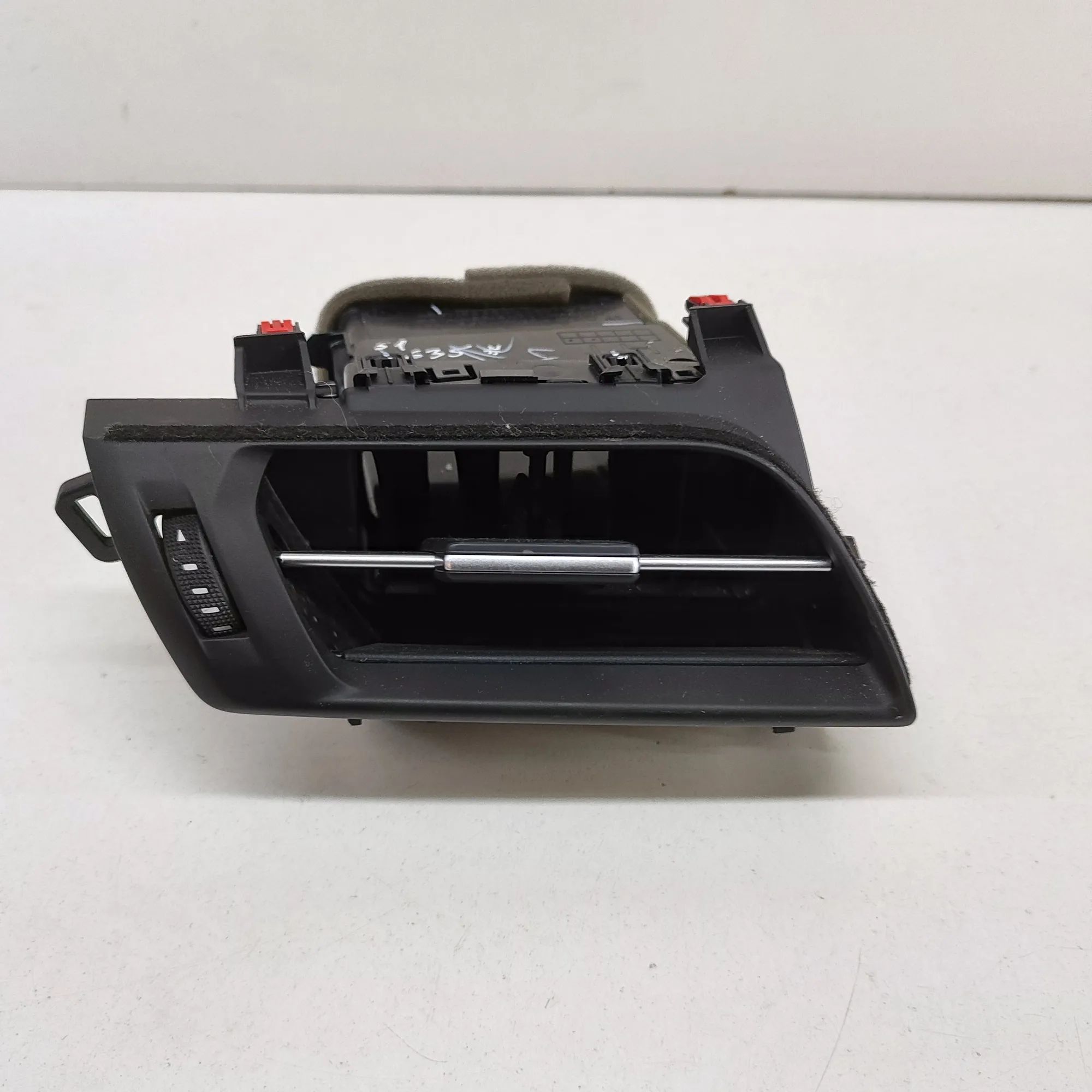 Toyota Sienna Dashboard Air Vents Dashboard Air Vents — TOYOTA SIENNA (_L4_) (202...