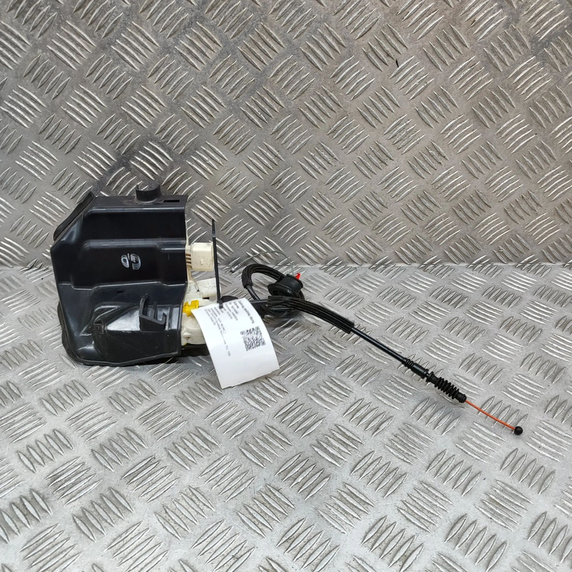Audi A8 (D4) Door lock — rear right Door lock — rear right — AUDI A8 (D4 4H_) (2009...