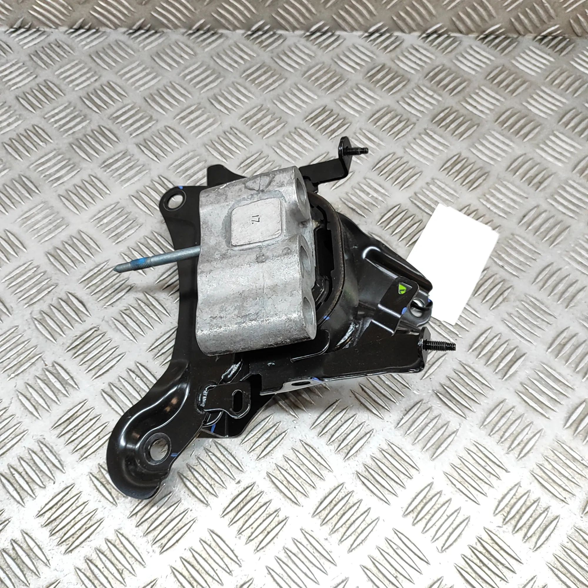 Toyota C-HR Left Side Engine Mount Left Side Engine Mount — TOYOTA C-HR (_X2_, _H2...