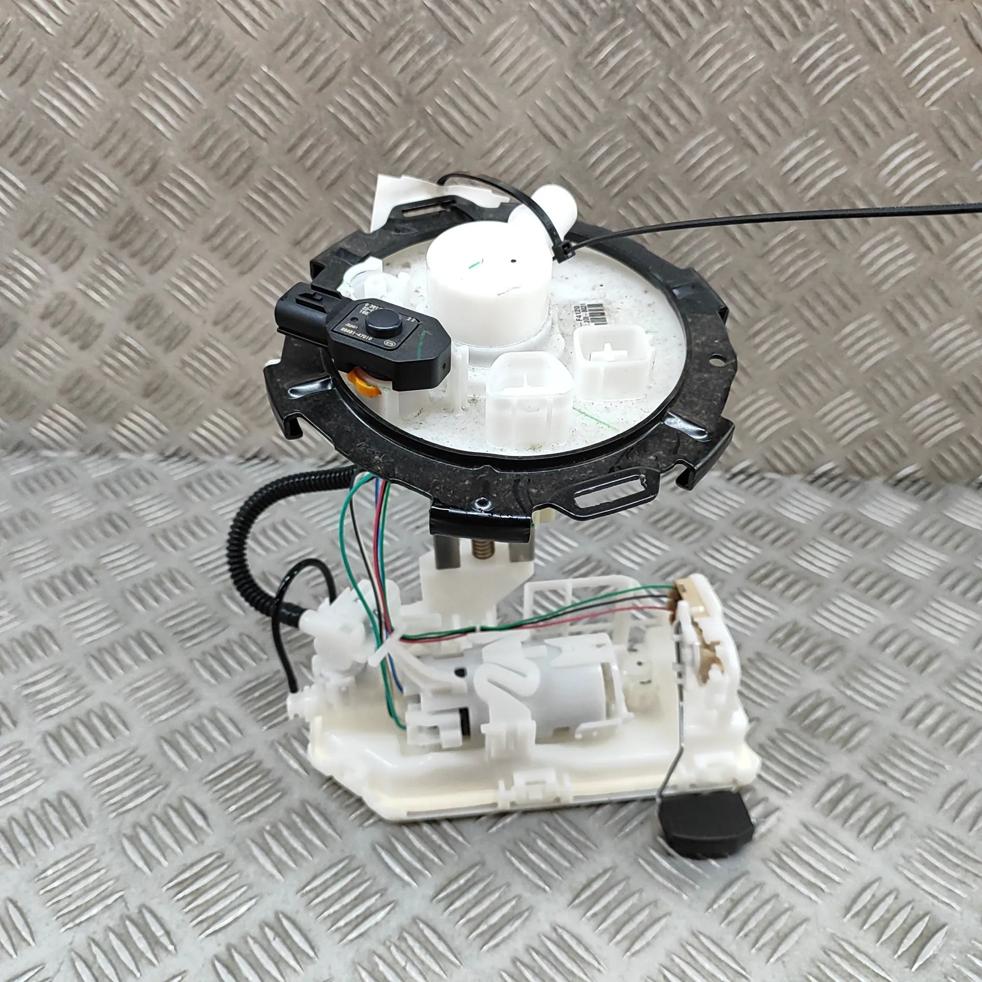 Toyota C-HR Fuel Tank Pump Fuel Tank Pump — TOYOTA C-HR (_X2_, _H2_) (2023...