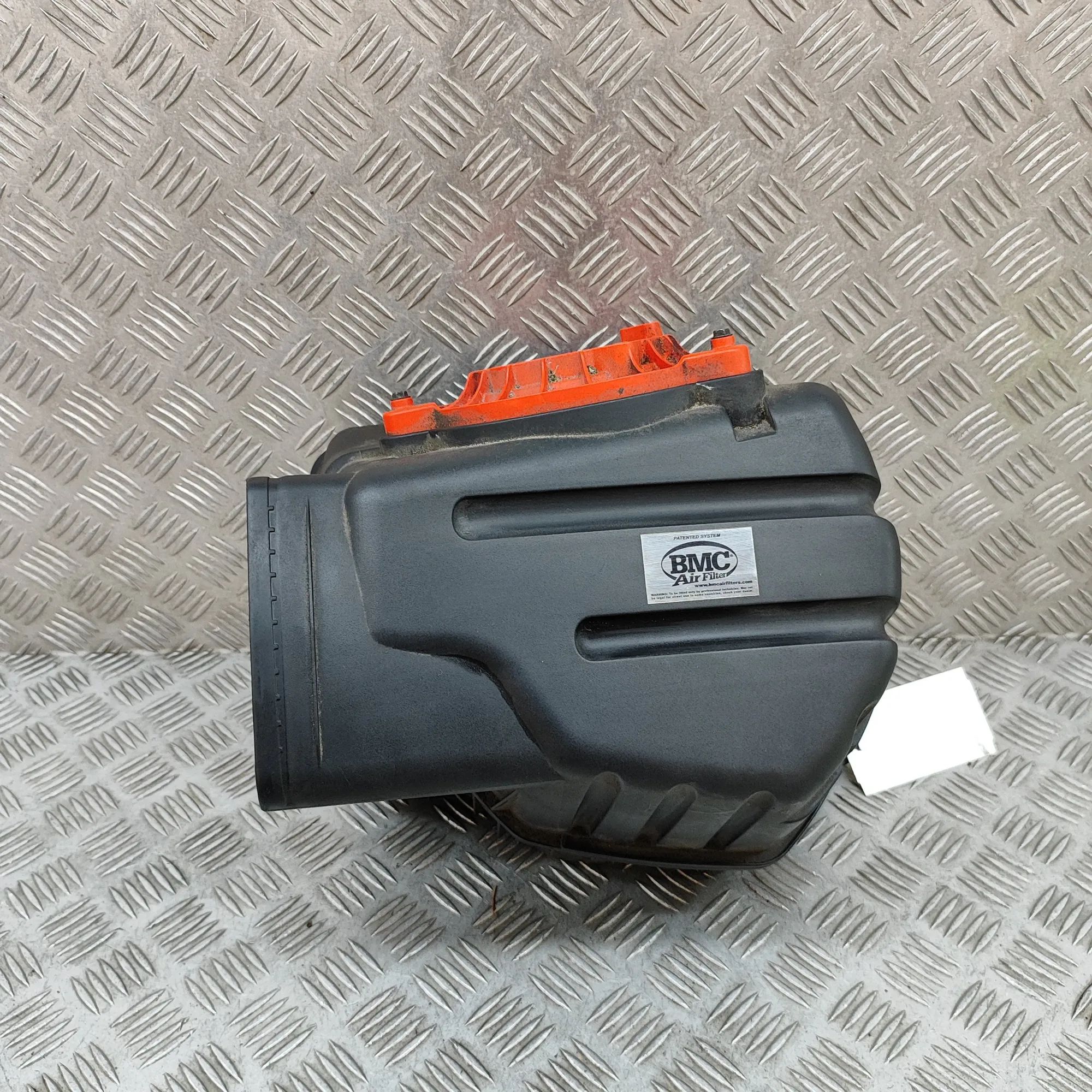 Maserati Quattroporte Õhufiltri korpus (2.5) Air Filter Box — MASERATI QUATTROPORTE (VI) (20...