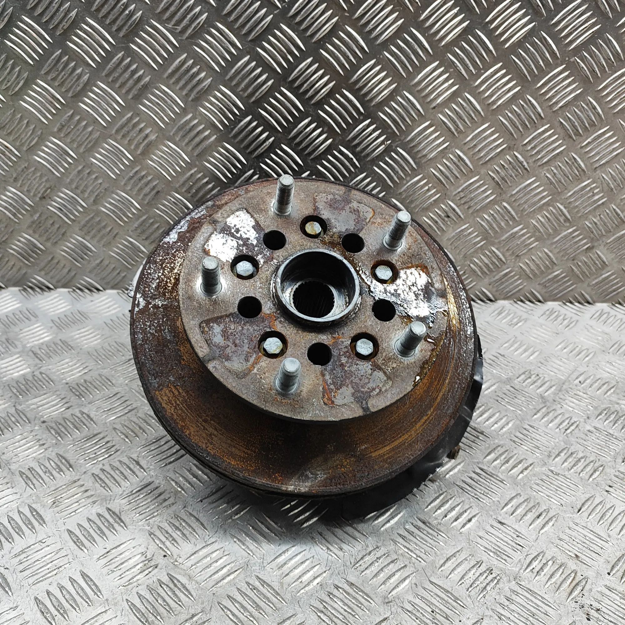 Ford Transit Connect / Tourneo Connect Front Left Wheel Hub Front Left Wheel Hub — FORD TRANSIT (CUSTOM) (2...