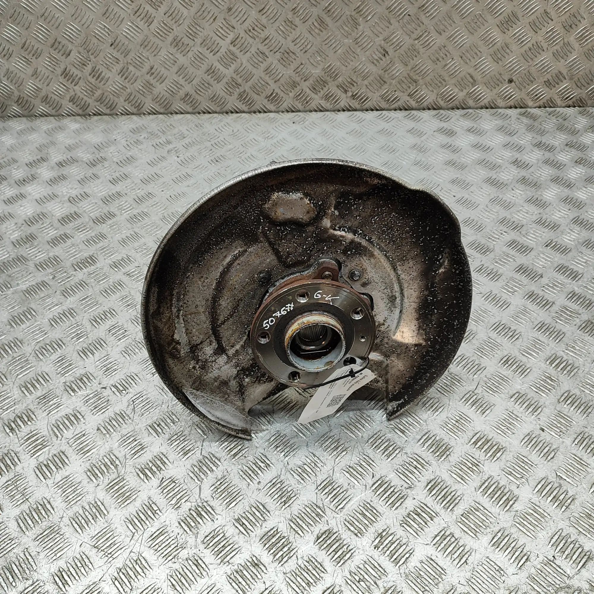 Volvo XC90 Rear Left Wheel Hub Spindle Rear Left Wheel Hub Spindle — VOLVO XC90 (II) (...