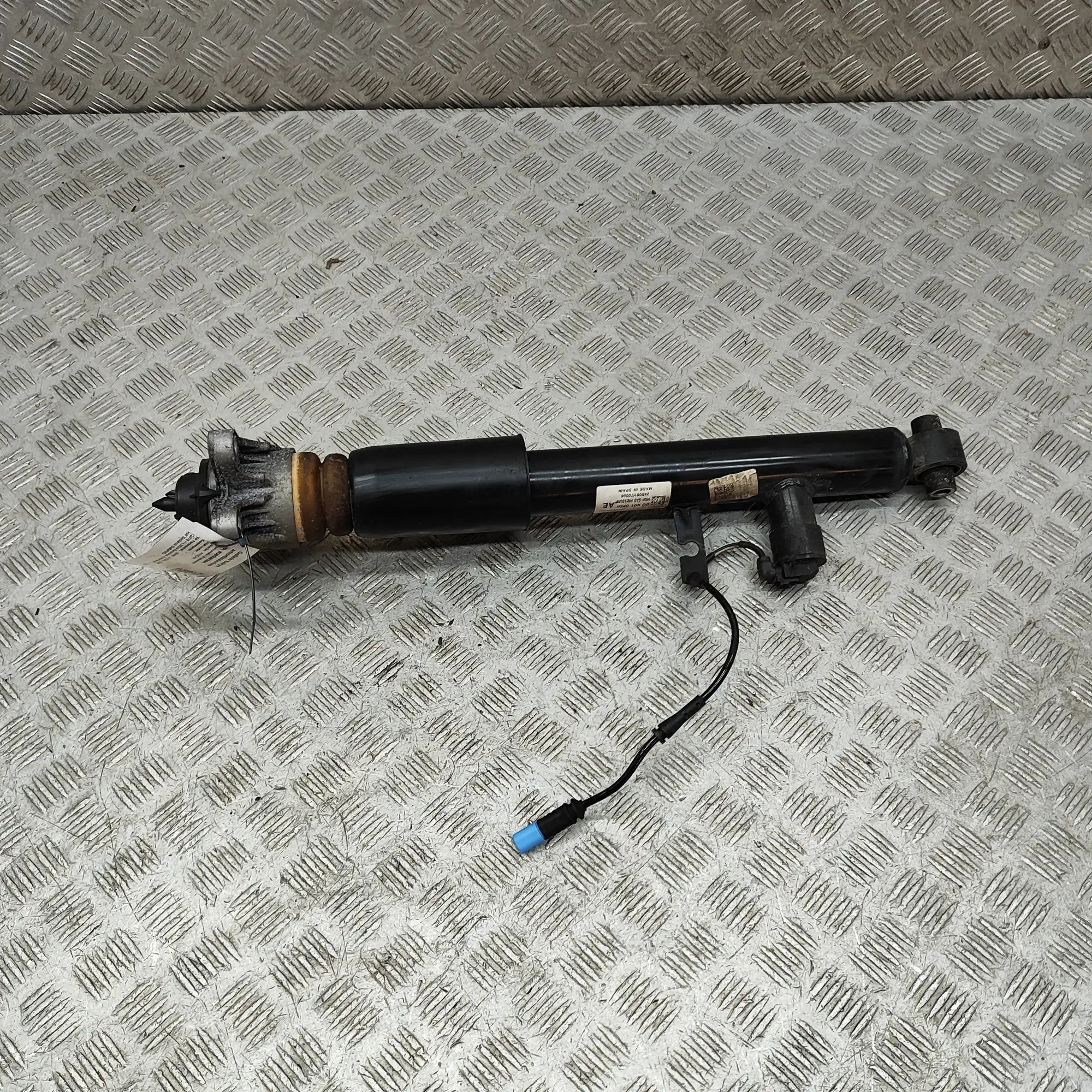 BMW 3 (G20 / G21) Shock absorber — rear left Shock absorber — rear left — BMW 3 SERIES (G20,...