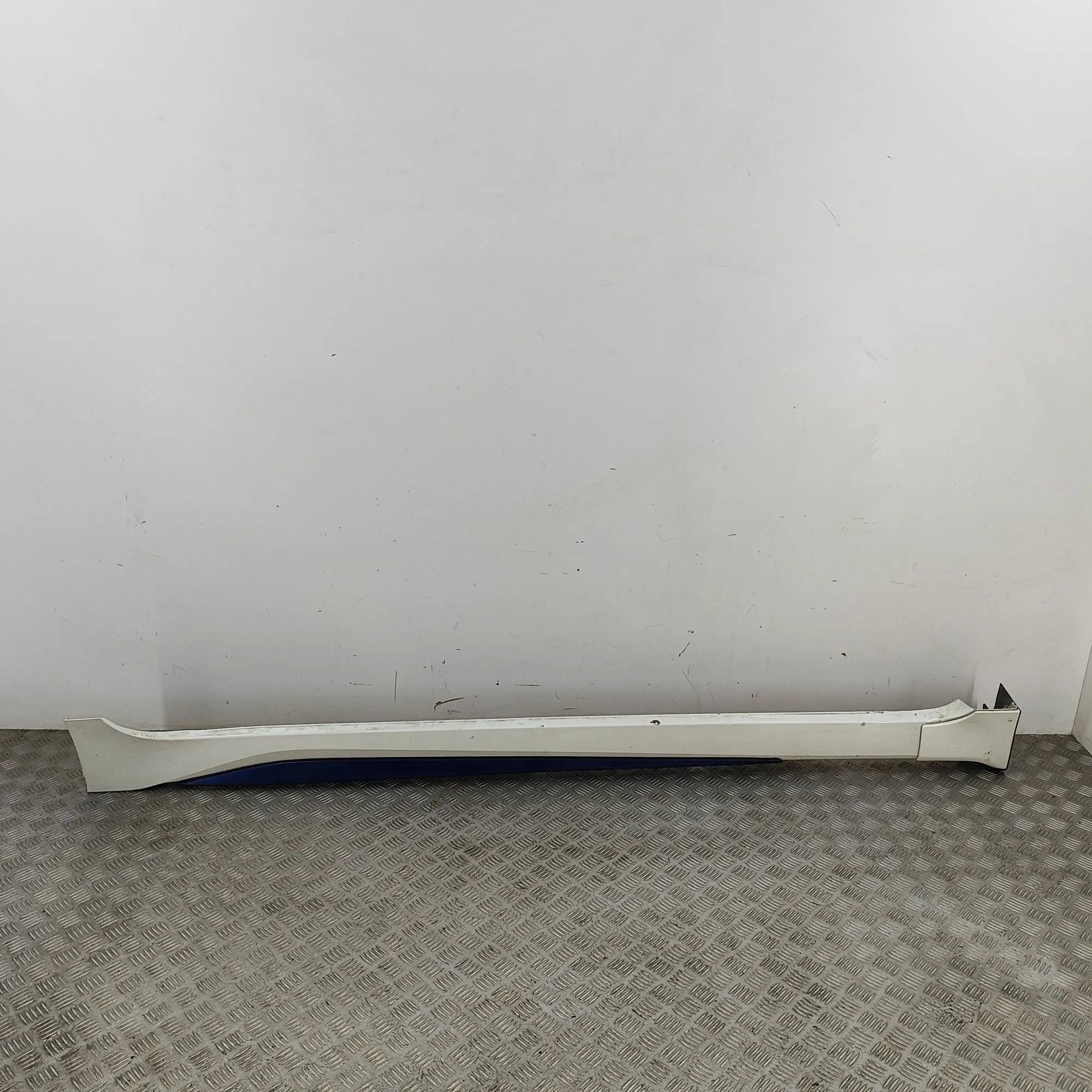 Nissan Leaf Right Side Plastic Sideskirt Cover Right Side Plastic Sideskirt Cover — NISSAN LEA...