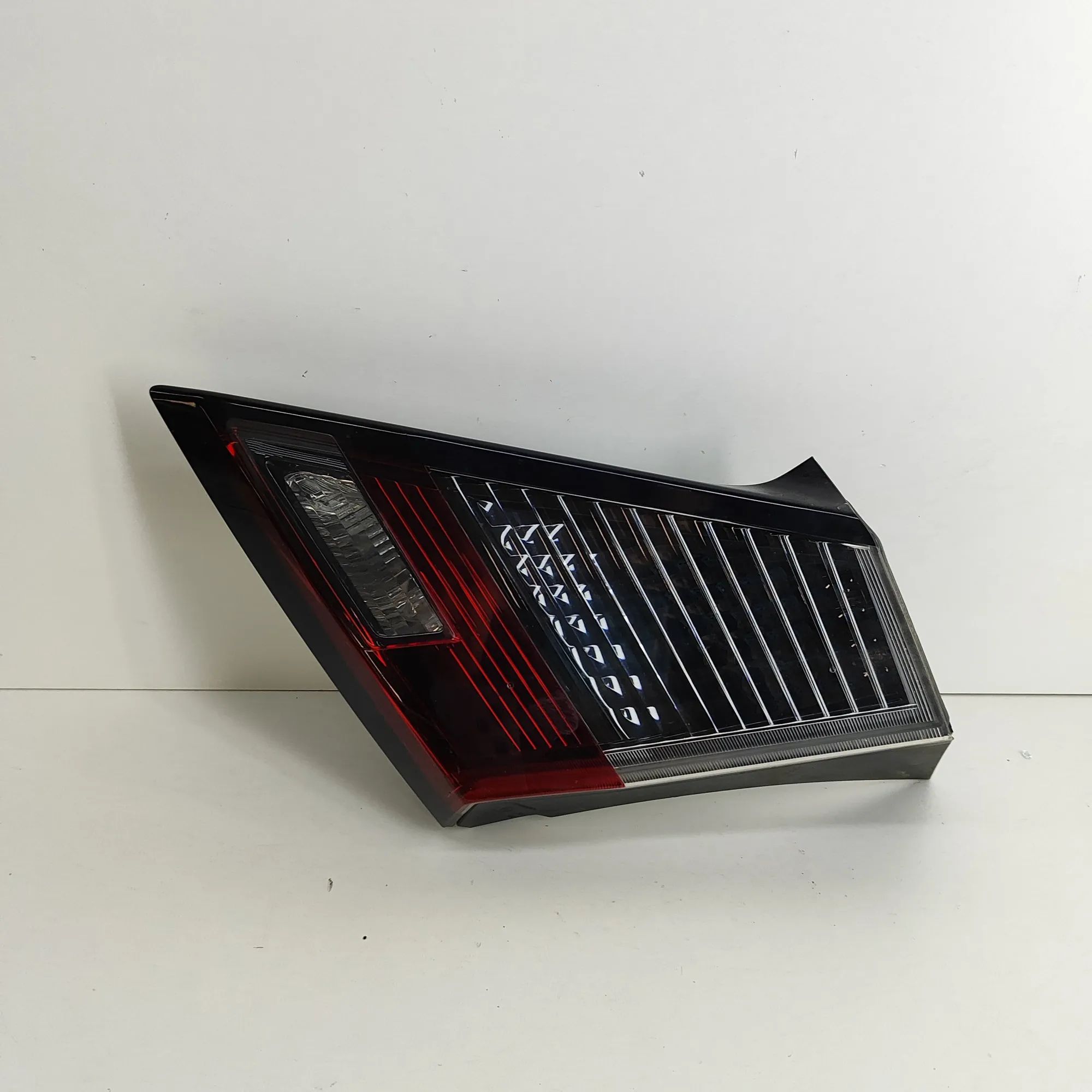 Honda Civic Right Side Tailgate Tail Light Right Side Tailgate Tail Light — HONDA CIVIC (I...