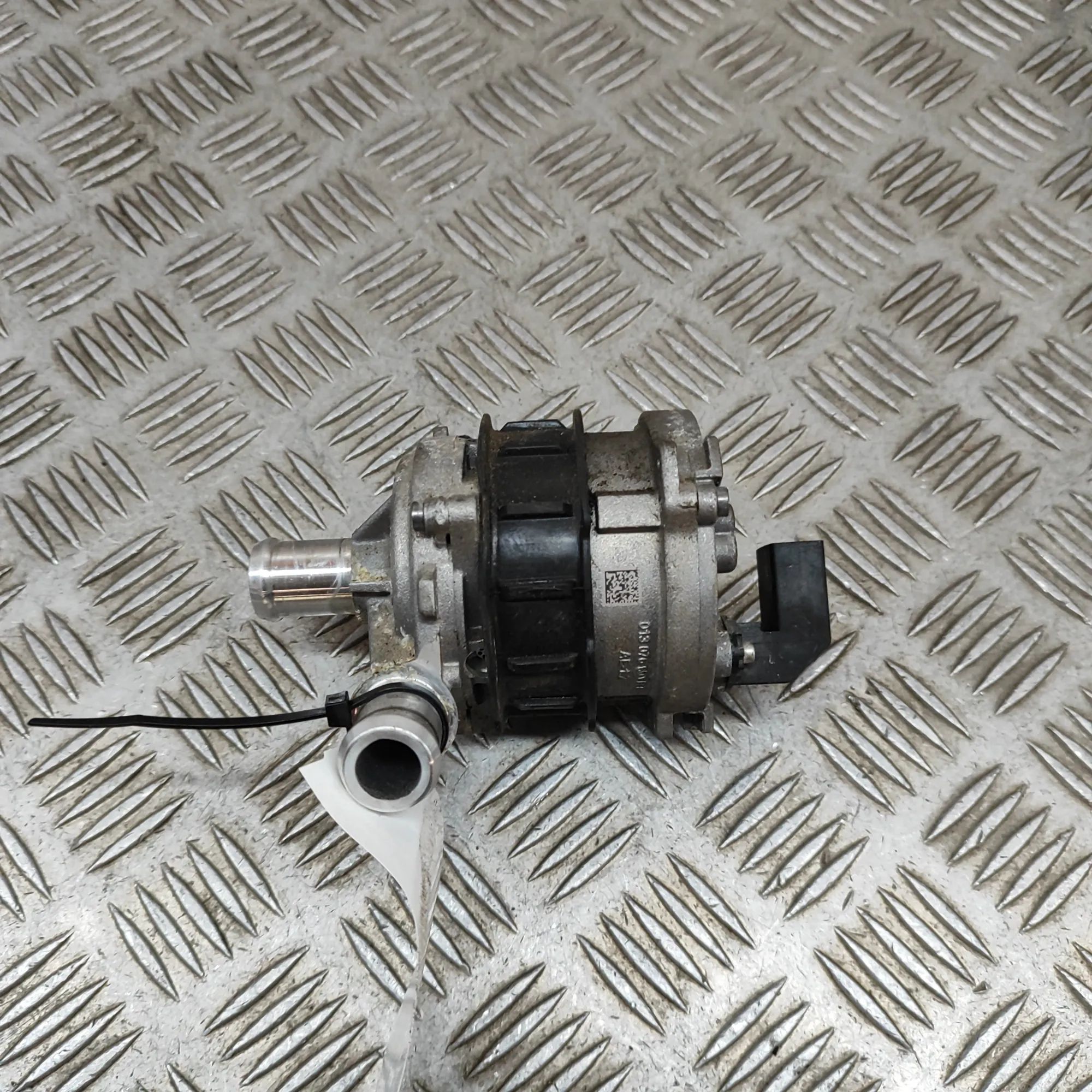 Porsche Taycan Auxiliary Water Pump Auxiliary Water Pump — PORSCHE TAYCAN (2019-......