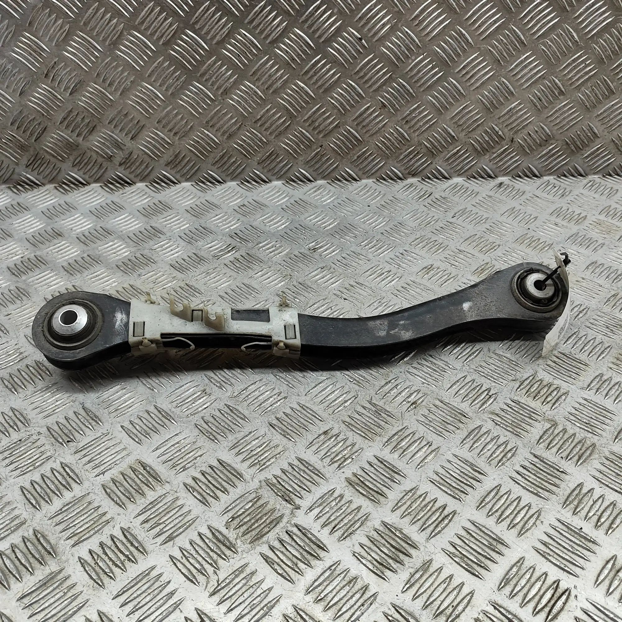 BMW X5 (G05) Control arm — rear right Control arm — rear right — BMW X5 (G05) (2018-....