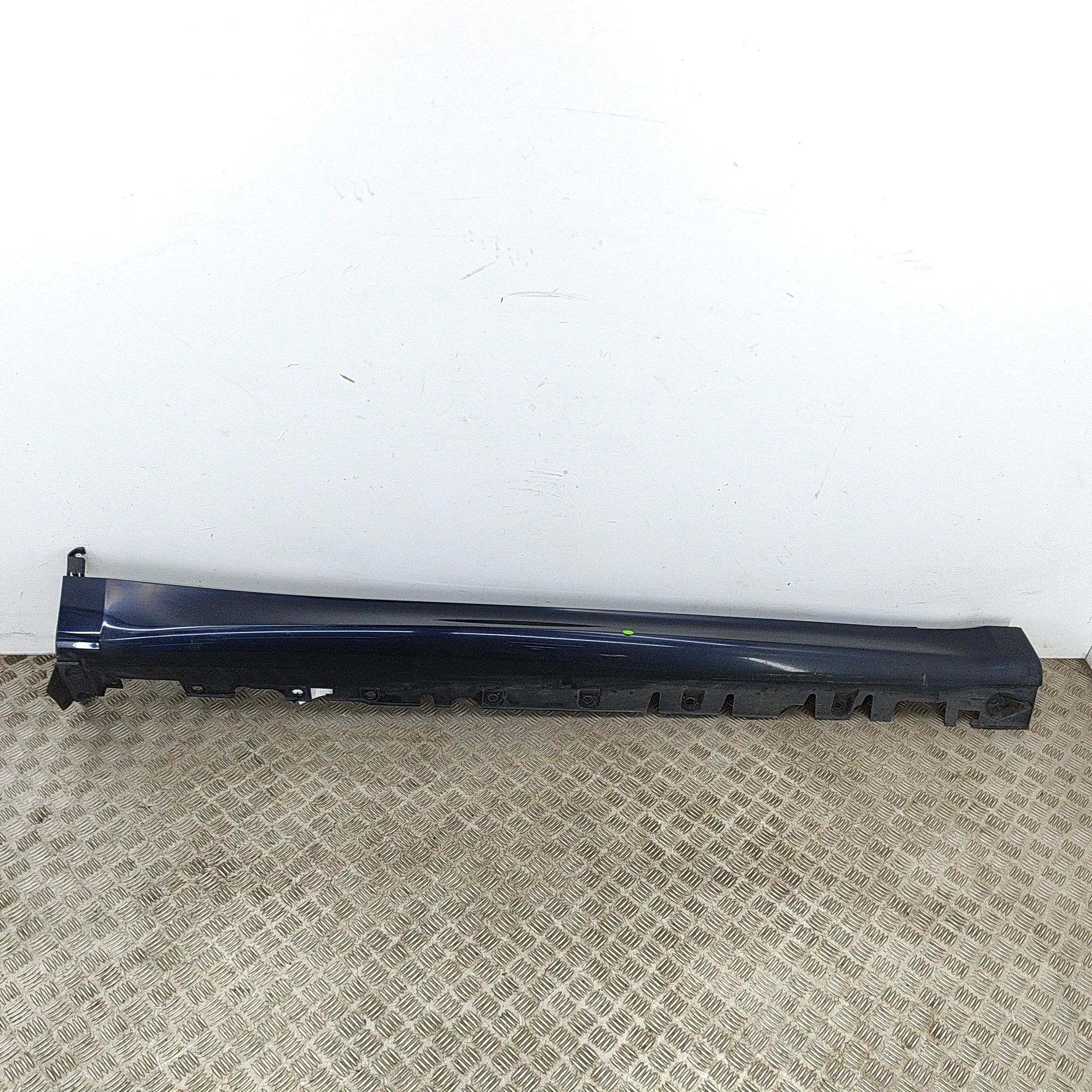 BMW X5 (F15) Right Side Plastic Sideskirt Cover Right Side Plastic Sideskirt Cover — BMW X5 (F1...