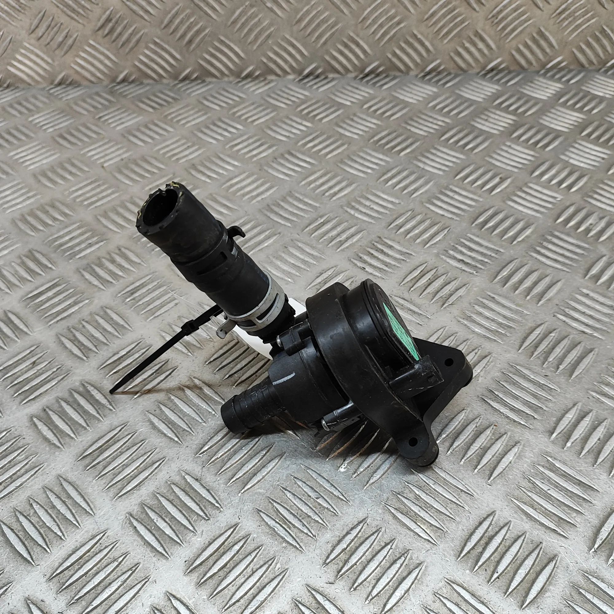 Ford Kuga Auxiliary Water Pump Auxiliary Water Pump — FORD KUGA (III DFK) (201...