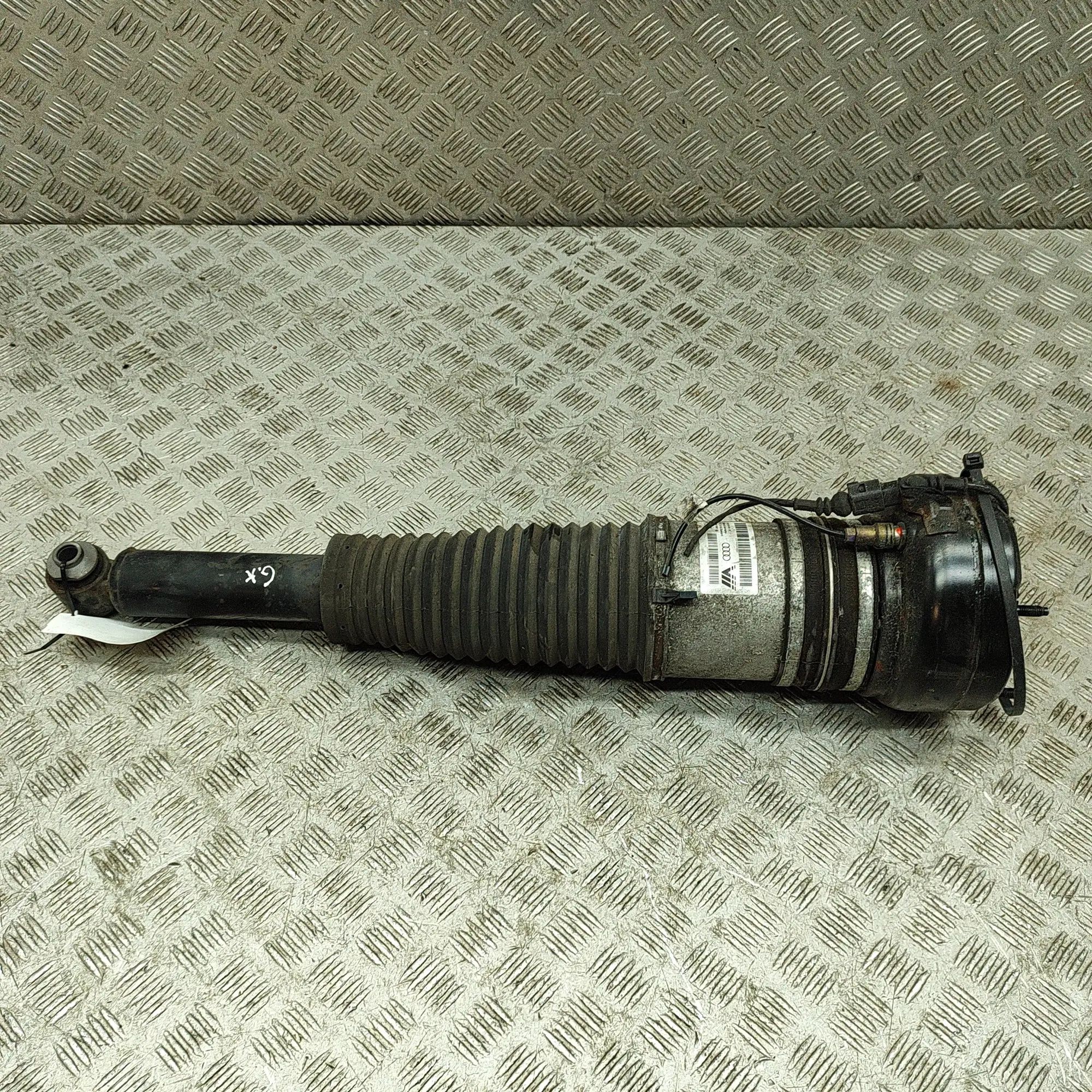 Audi A8 (D4) Rear Left Air Shock Absorber Rear Left Air Shock Absorber — AUDI A8 (D4 4H_)...