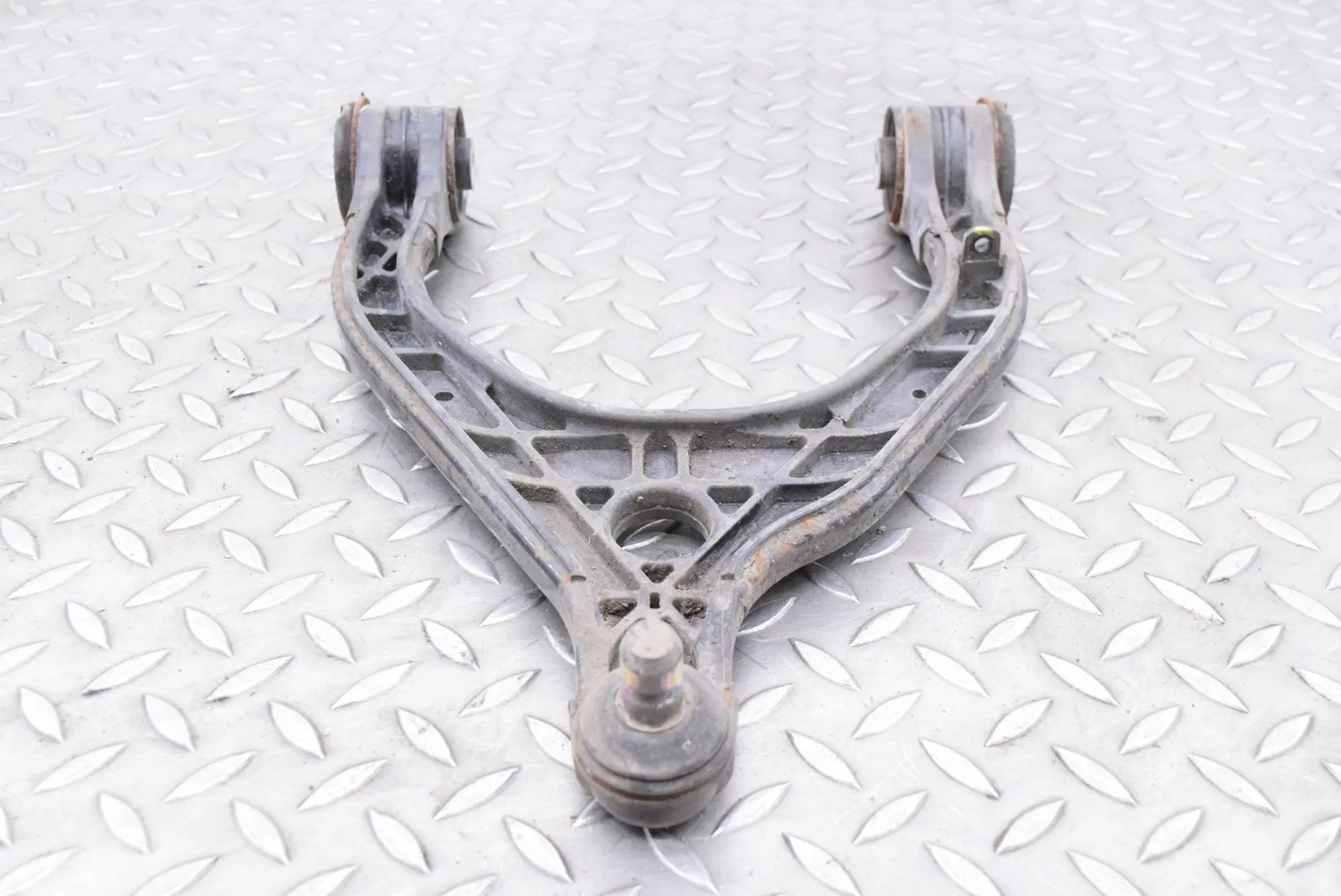 Tesla Model X Front Right Upper Control Arm Front Right Upper Control Arm — TESLA MODEL X (...