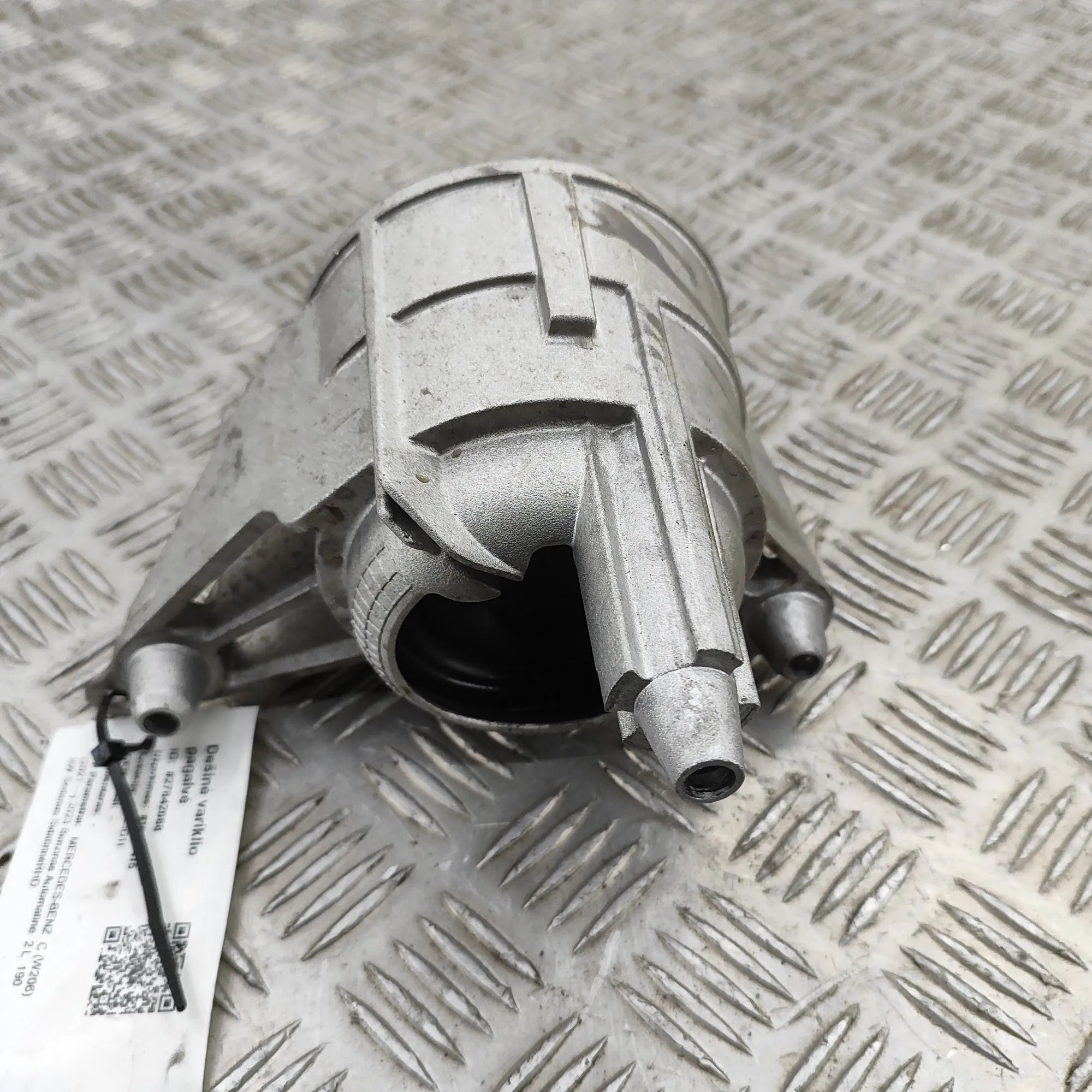 Mercedes-Benz A (W177) Right Side Engine Mount Right Side Engine Mount — MERCEDES BENZ C-CLASS...