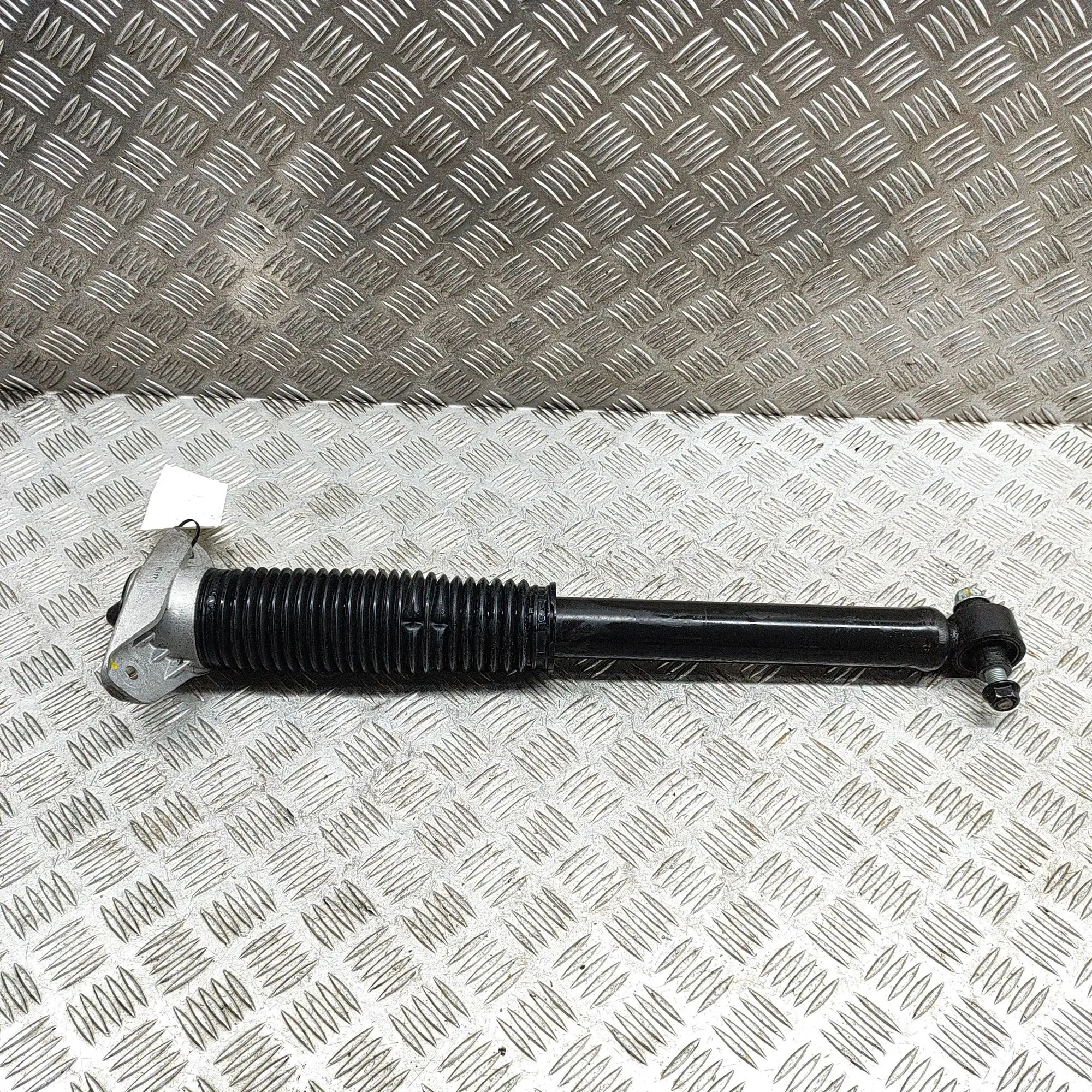 Hyundai Tucson Shock absorber — rear right Shock absorber — rear right — HYUNDAI TUCSON (N...