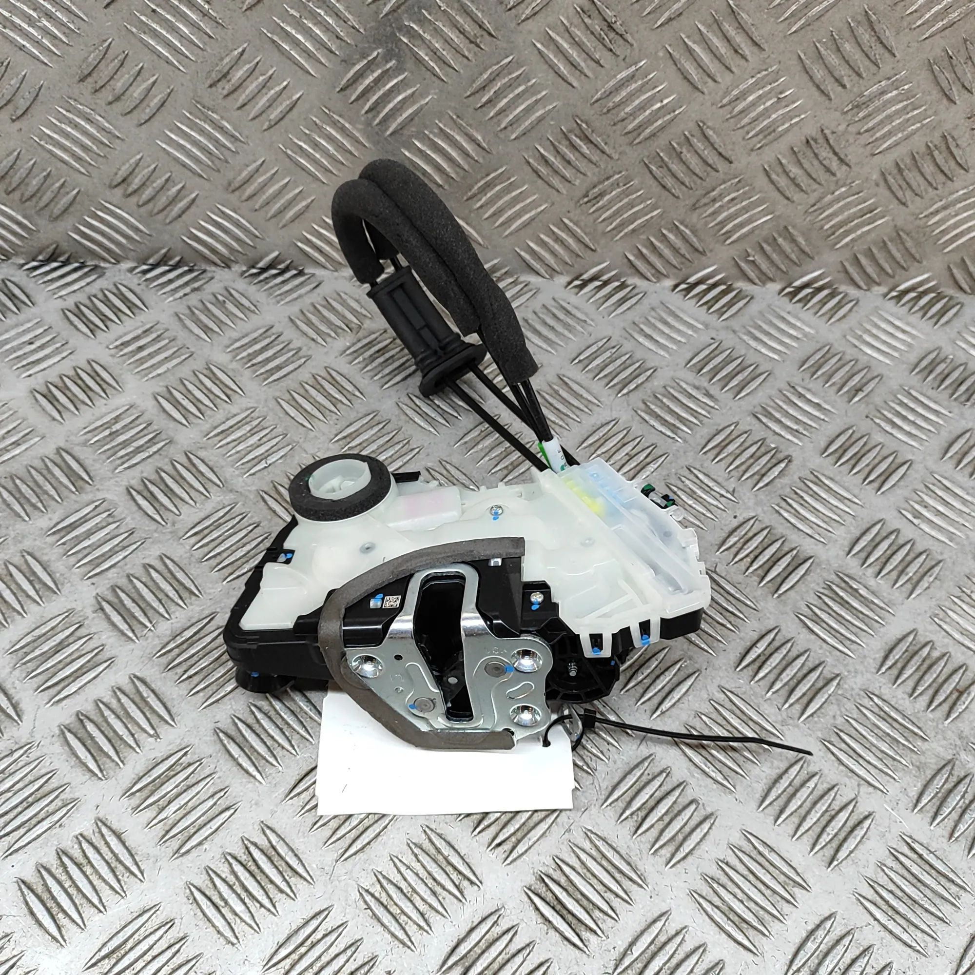 Toyota C-HR Door lock — front left Door lock — front left — TOYOTA C-HR (_X2_, _H2...