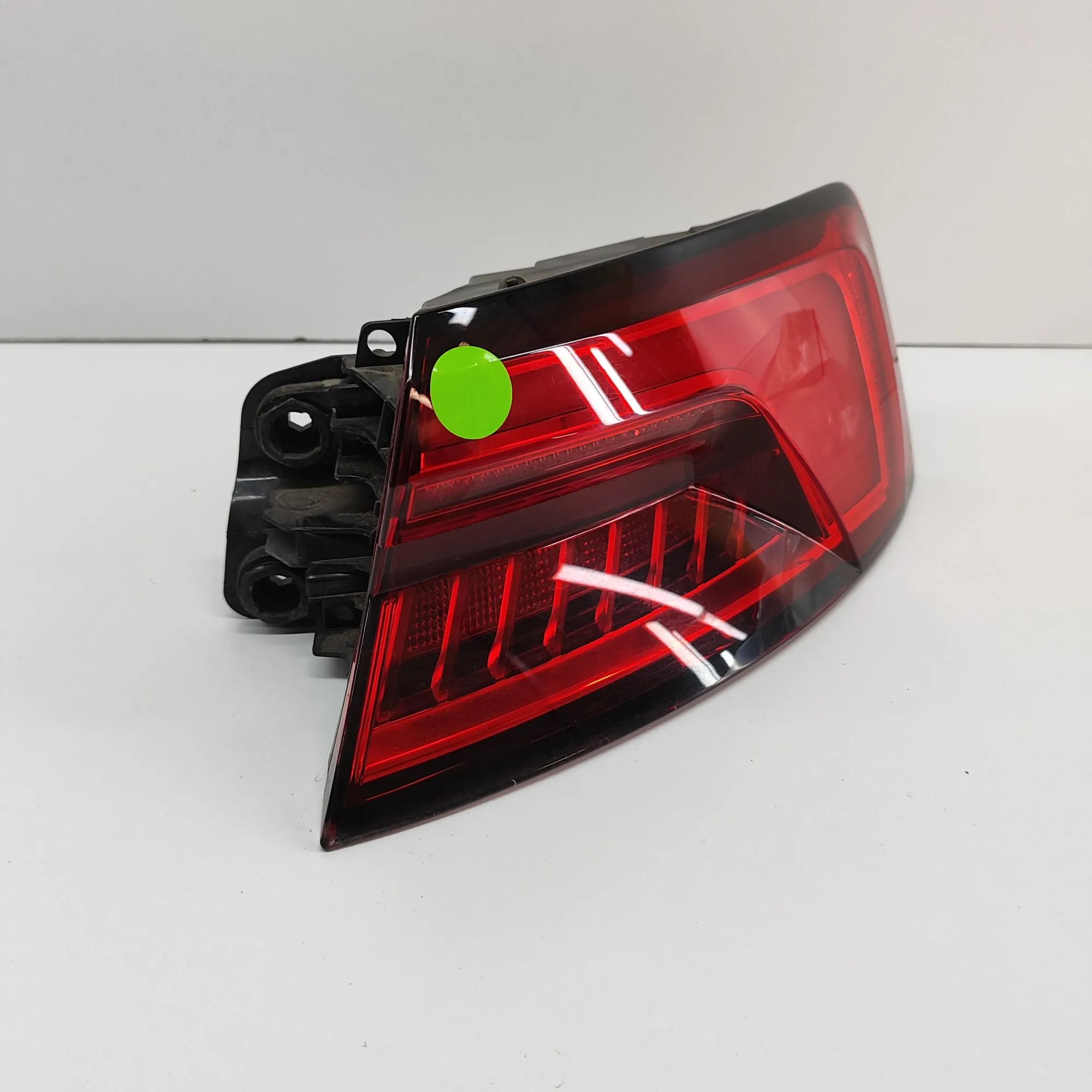 Audi A5 (B9) Rear Right Tail Light Rear Right Tail Light — AUDI A5 (Sportback F5A)...
