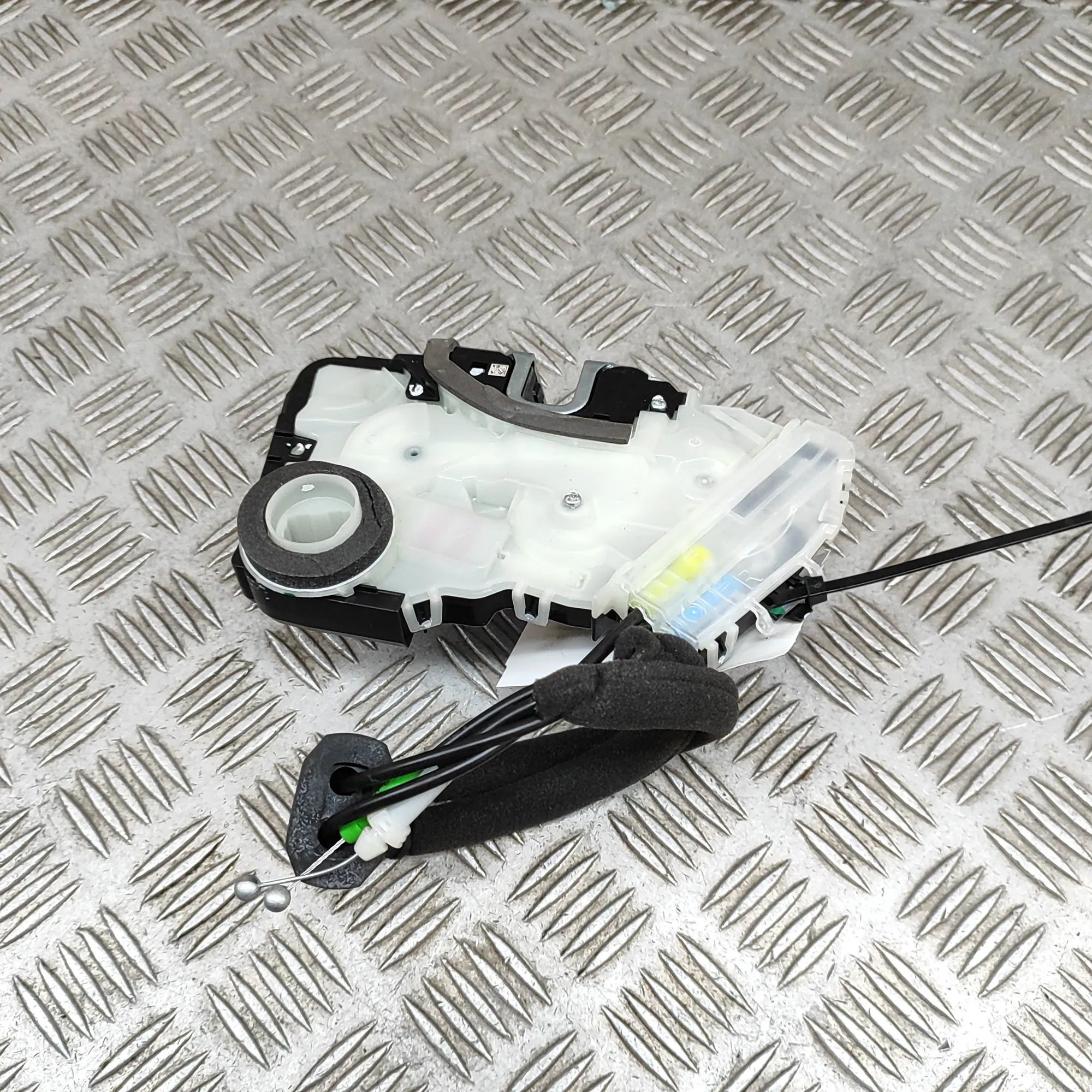 Toyota C-HR Door lock — front right Door lock — front right — TOYOTA C-HR (_X2_, _H...