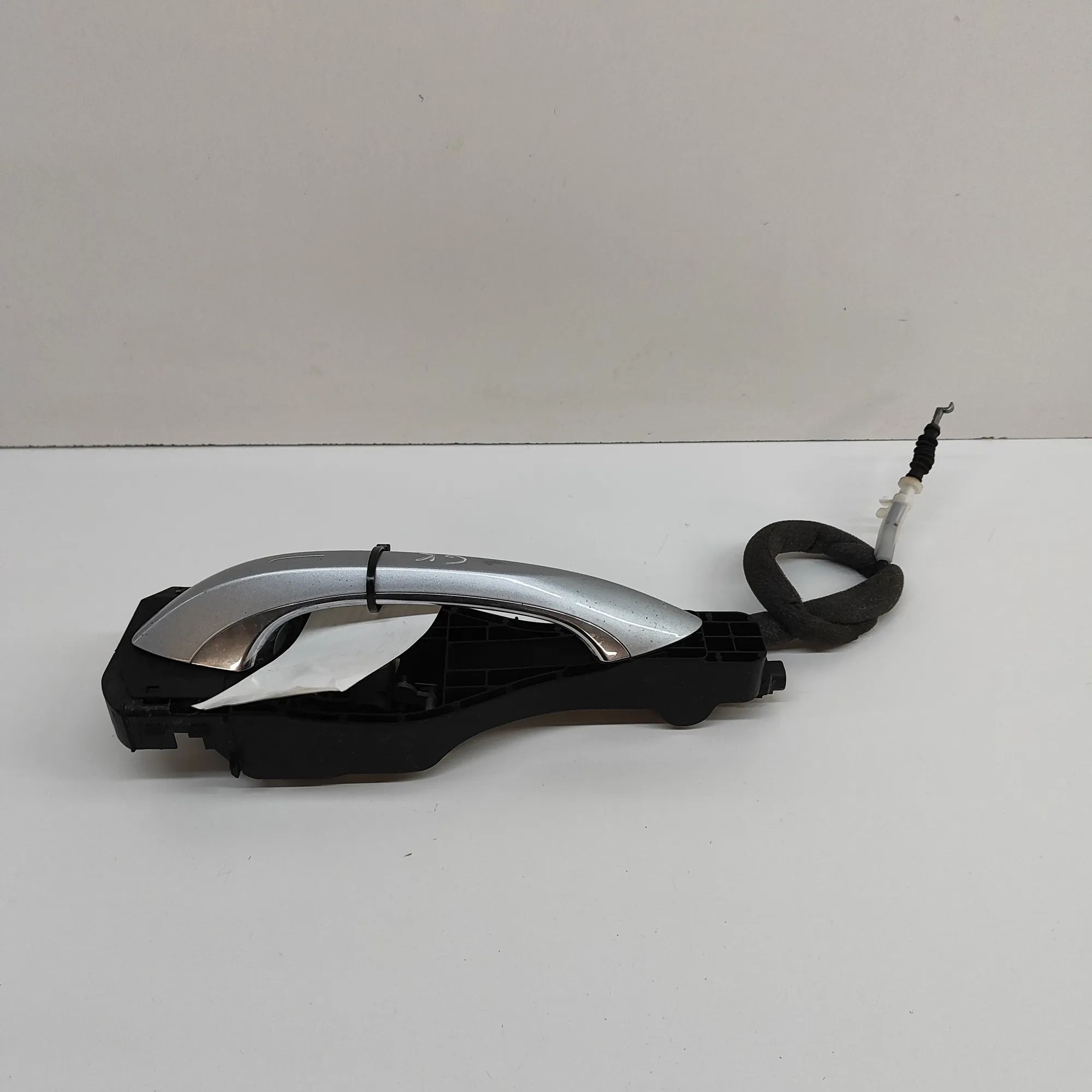 Porsche Panamera Exterior door handle — rear left Exterior door handle — rear left — PORSCHE PANA...