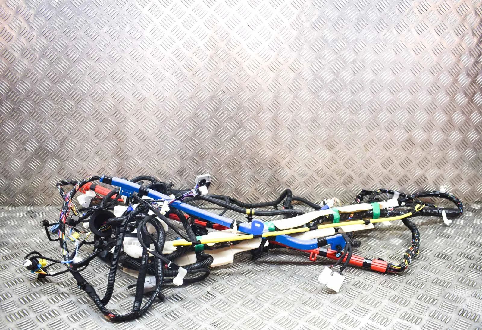 Tesla Model 3 Interior Left Side Wiring Harness Interior Left Side Wiring Harness — TESLA MODEL...