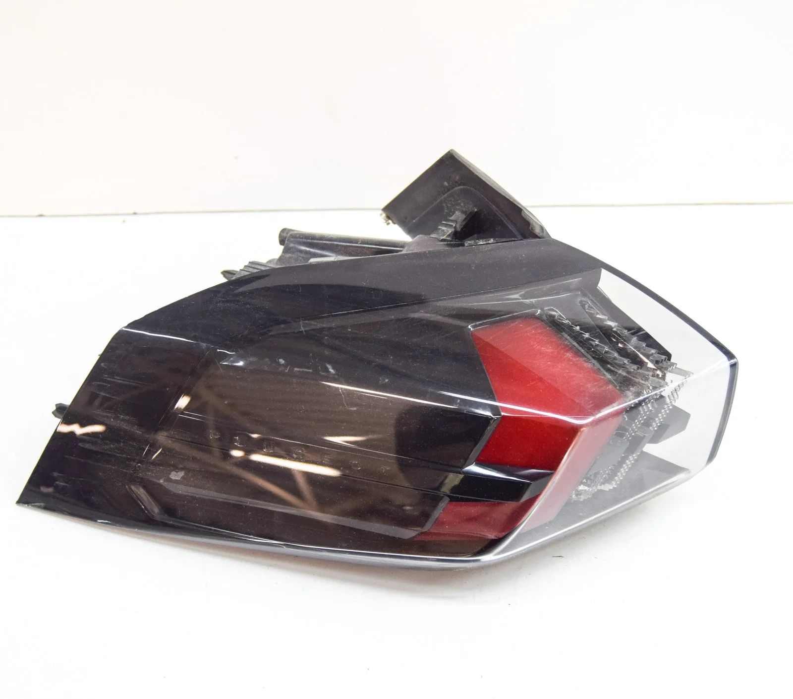 Peugeot 2008 Rear Left Tail Light Rear Left Tail Light — PEUGEOT 2008 (II) (2019-...