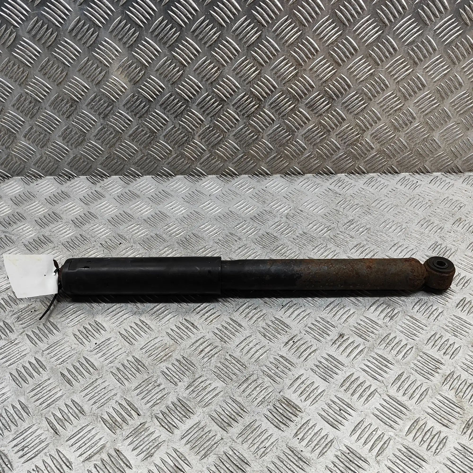 Jeep Wrangler (JK) Shock absorber — front left Shock absorber — front left — JEEP WRANGLER (II...