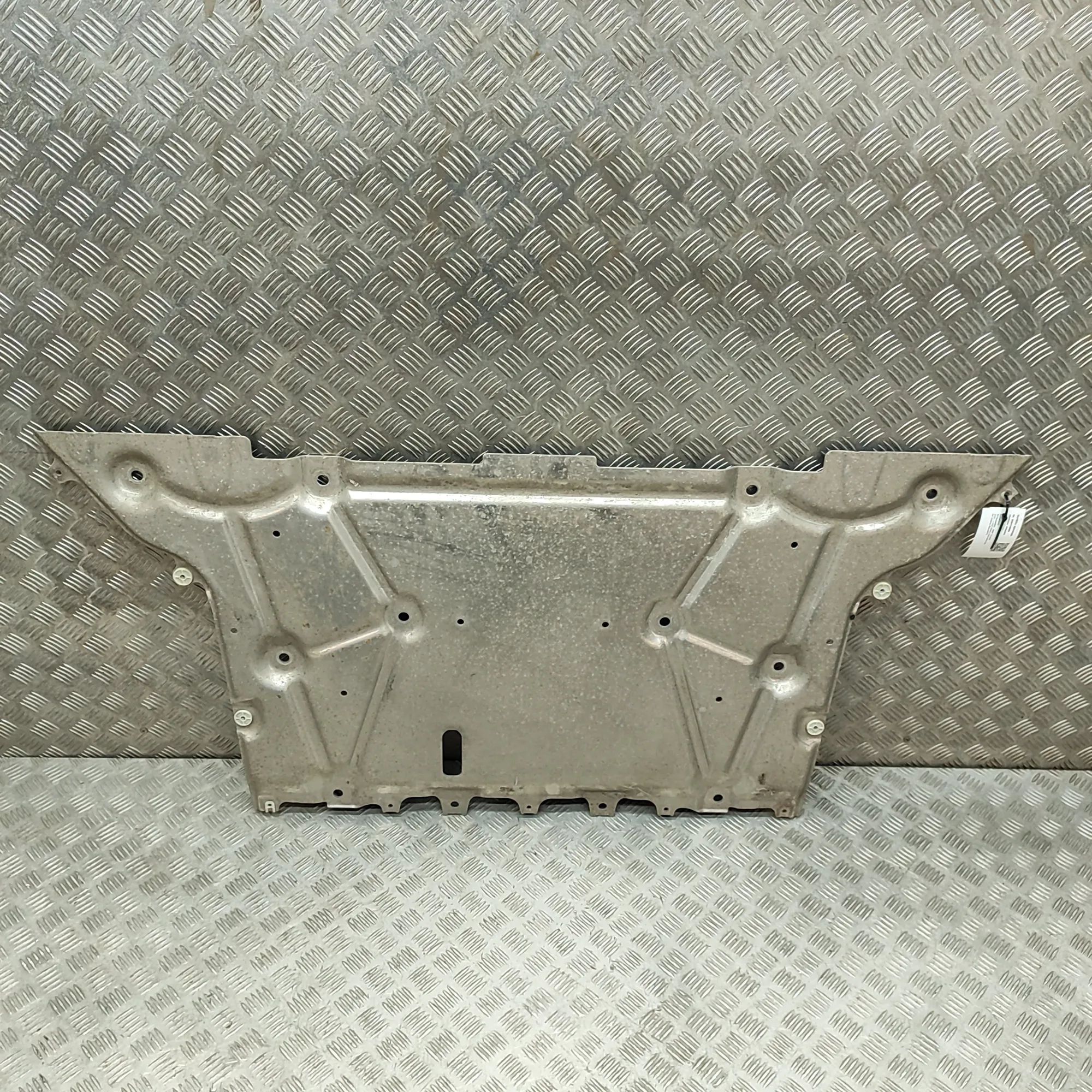 BMW i4 (G26) Mootorikate (1.9 TDi) Engine cover — BMW I4 (G26) (2022-...) — 791537...