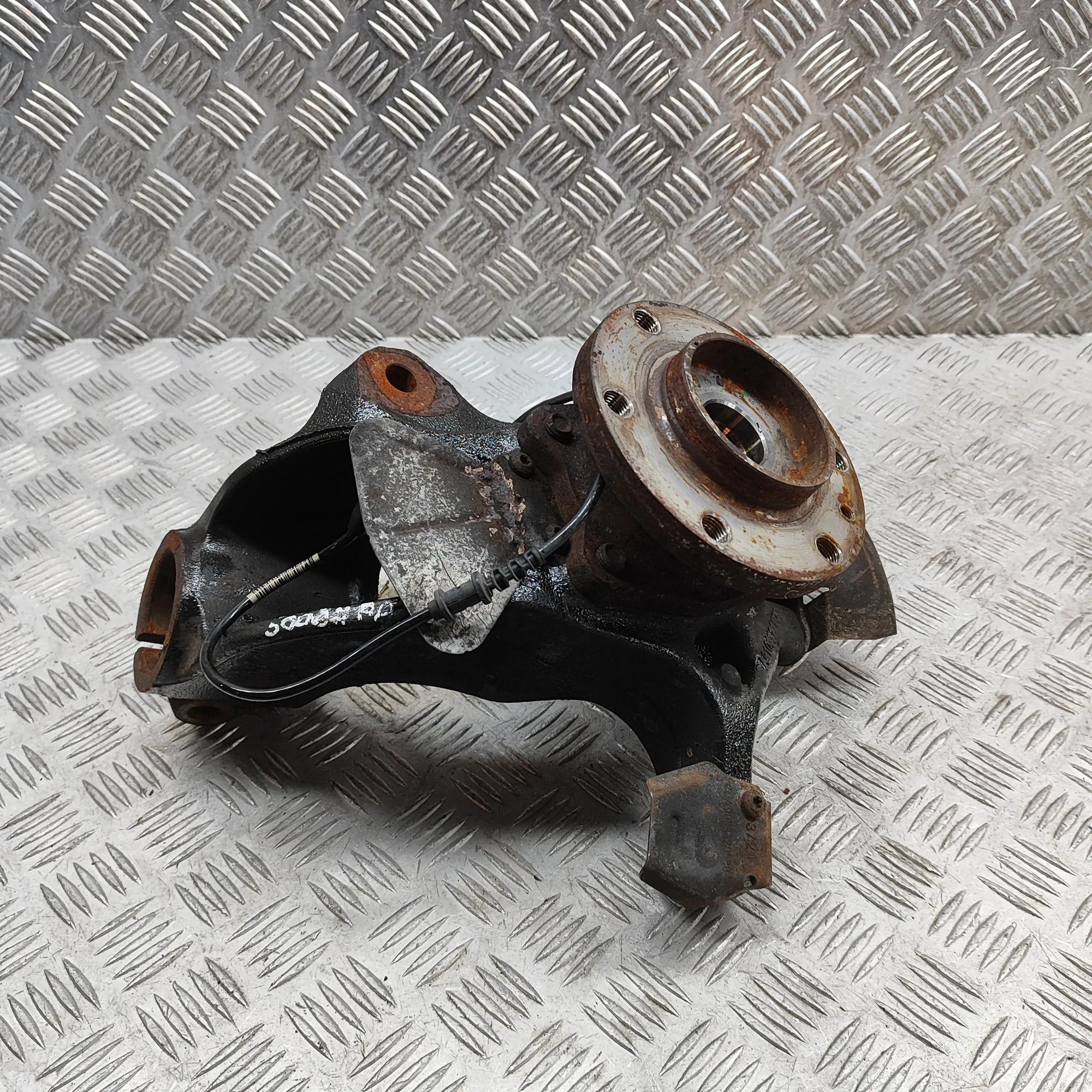 Mercedes-Benz Sprinter (W907 / W910)  Front Right Wheel Hub Front Right Wheel Hub — MERCEDES BENZ SPRINTER ...