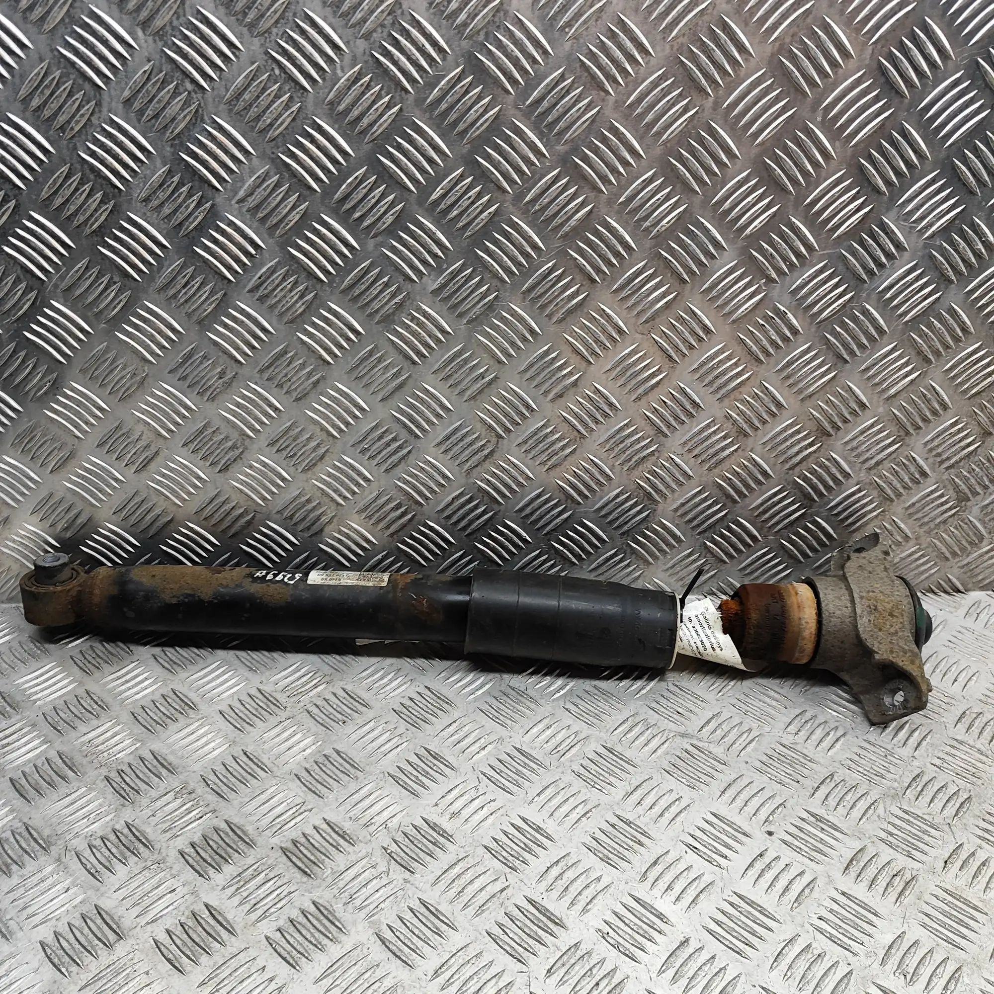 Audi Q7 (4M) Shock absorber — rear right Shock absorber — rear right — AUDI Q7 (4M) (201...