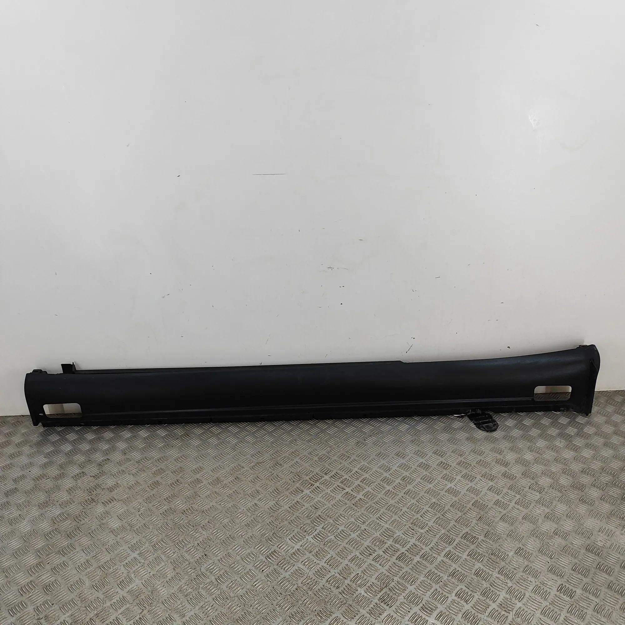 Porsche Cayenne Left Side Plastic Sideskirt Cover Left Side Plastic Sideskirt Cover — PORSCHE CAY...