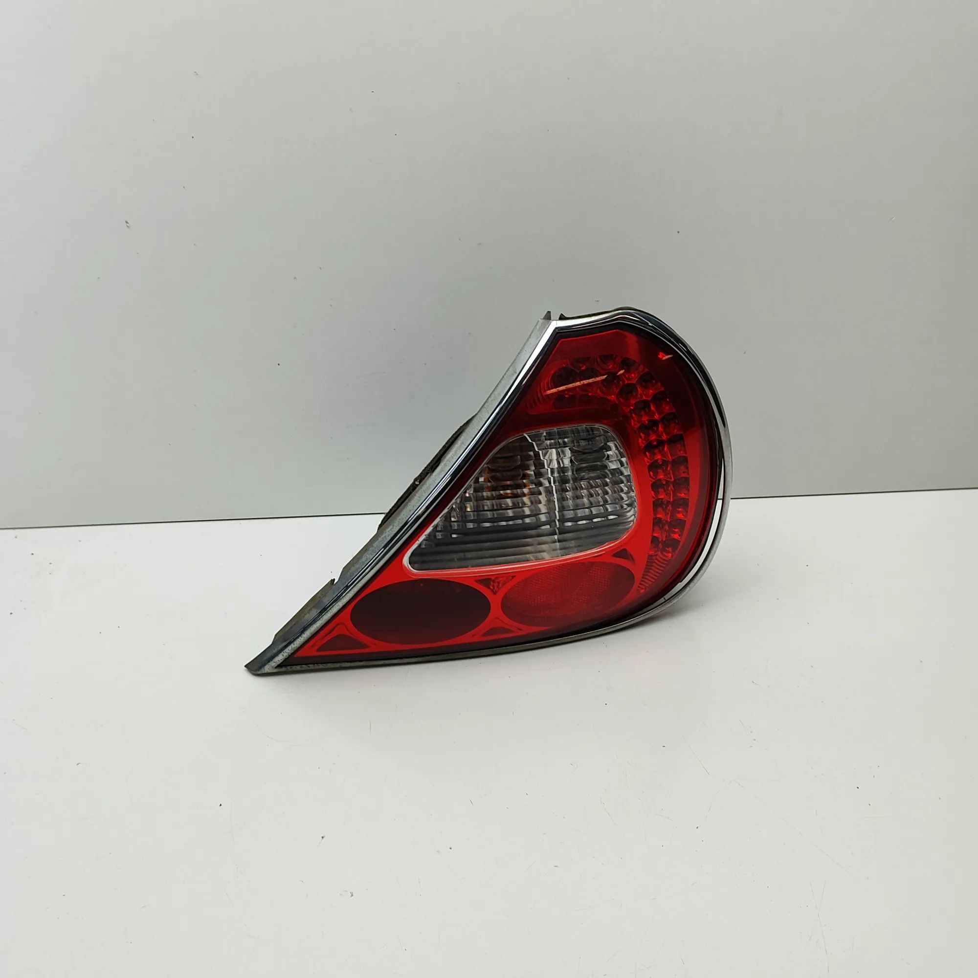 Jaguar XJ Rear Right Tail Light Rear Right Tail Light — JAGUAR XJ (X350) (2003-...