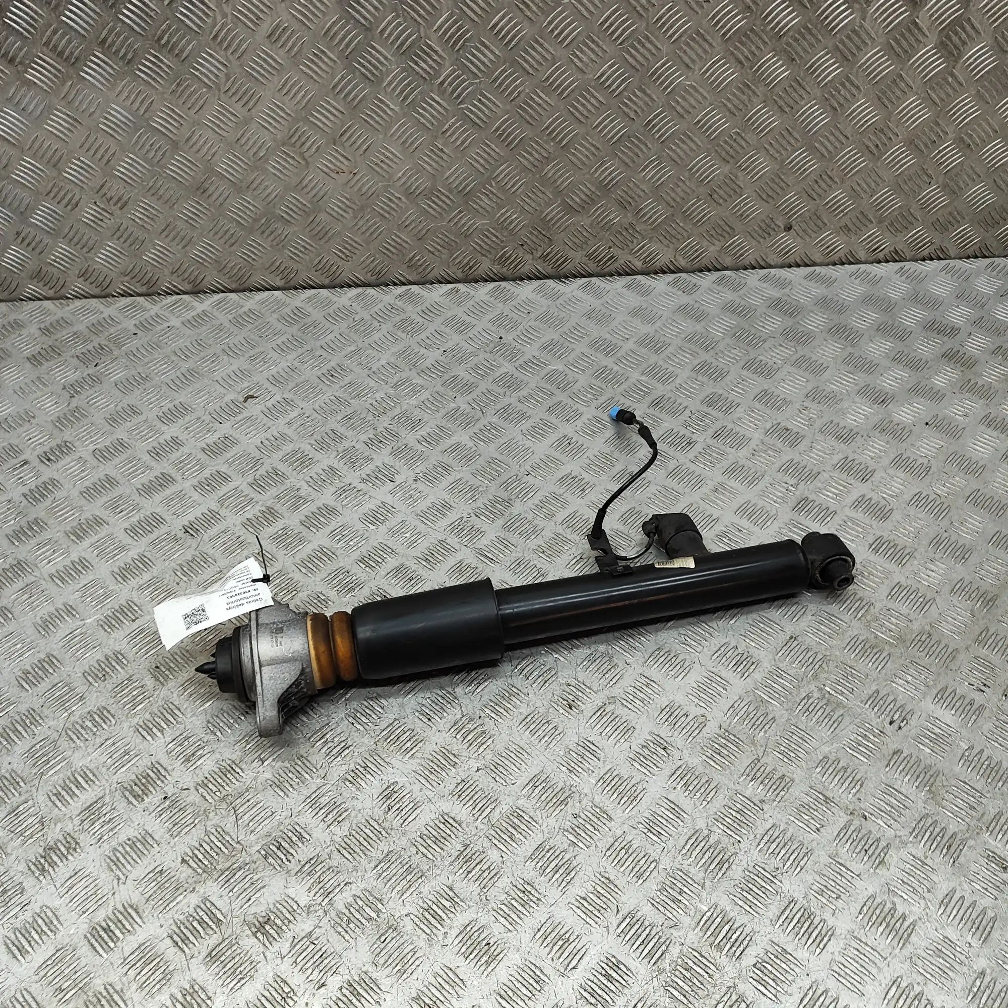 BMW 3 (G20 / G21) Shock absorber — rear right Shock absorber — rear right — BMW 3 SERIES (G20...