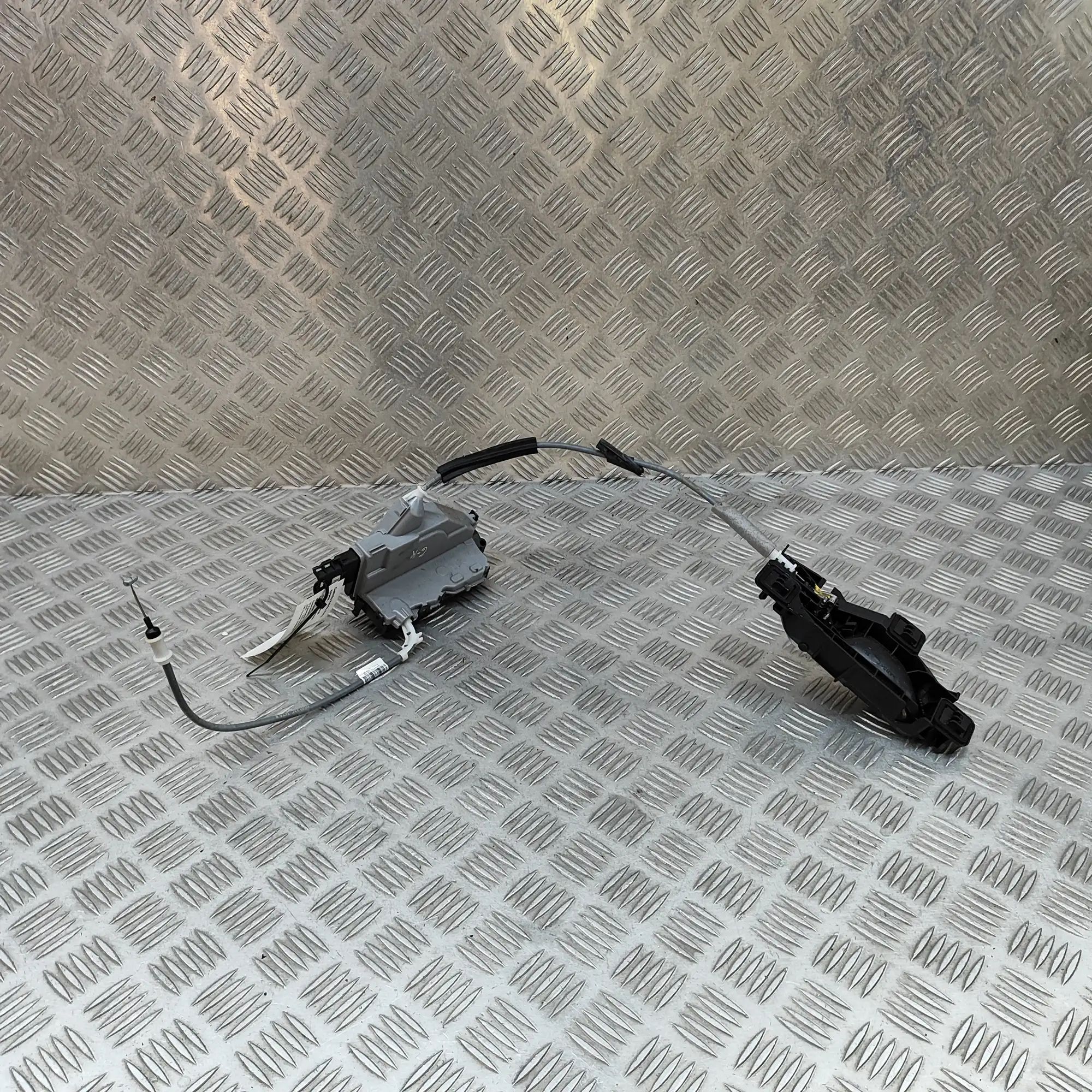Opel Mokka (B) Door lock — rear left Door lock — rear left — OPEL MOKKA (2020-...) —...