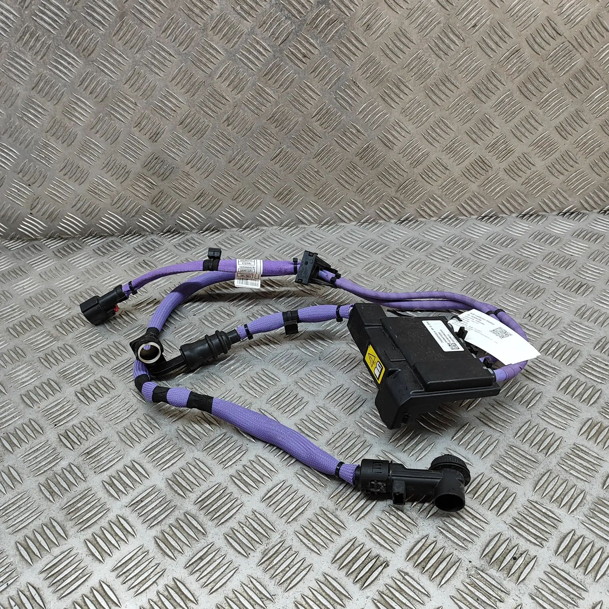 BMW X7 (G07) Power Distribution Unit Power distribution unit — BMW X7 (G07) (2019-.....