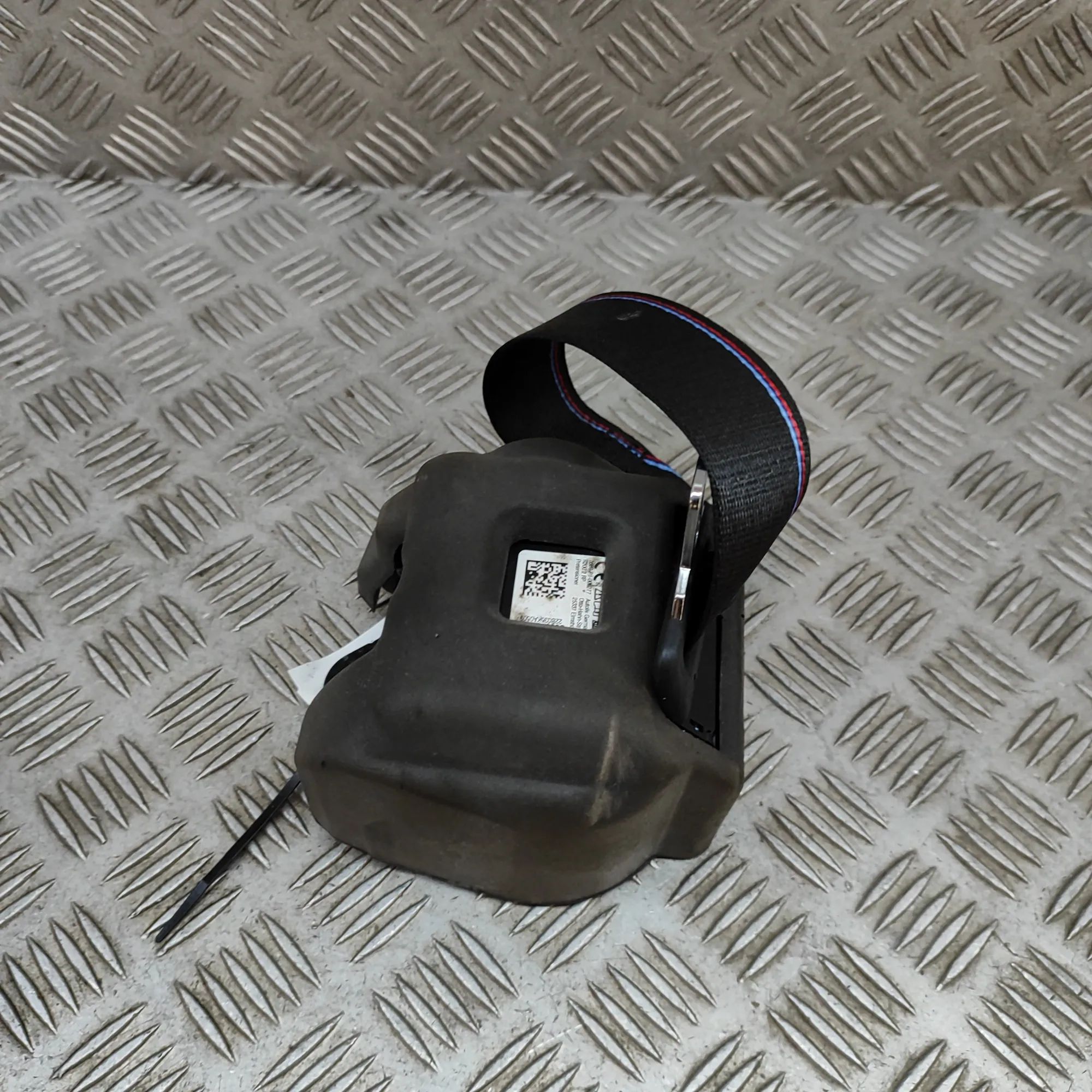 BMW 2 (F44) Rear Left Seatbelt Rear Left Seatbelt — BMW 2 SERIES (Gran Coupe F...