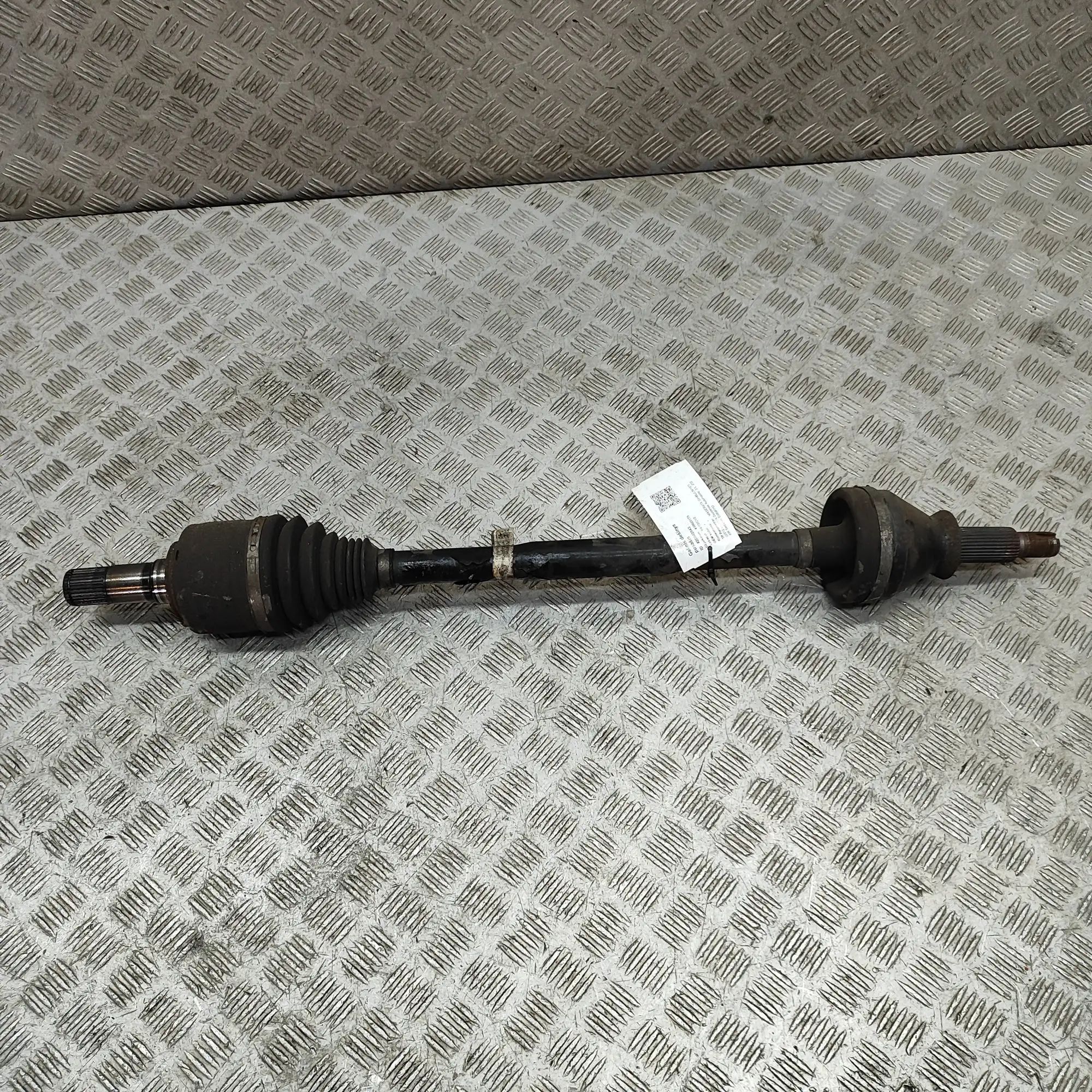 Maserati Ghibli Rear Right Driveshaft Rear Right Driveshaft — MASERATI GHIBLI (M157) ...