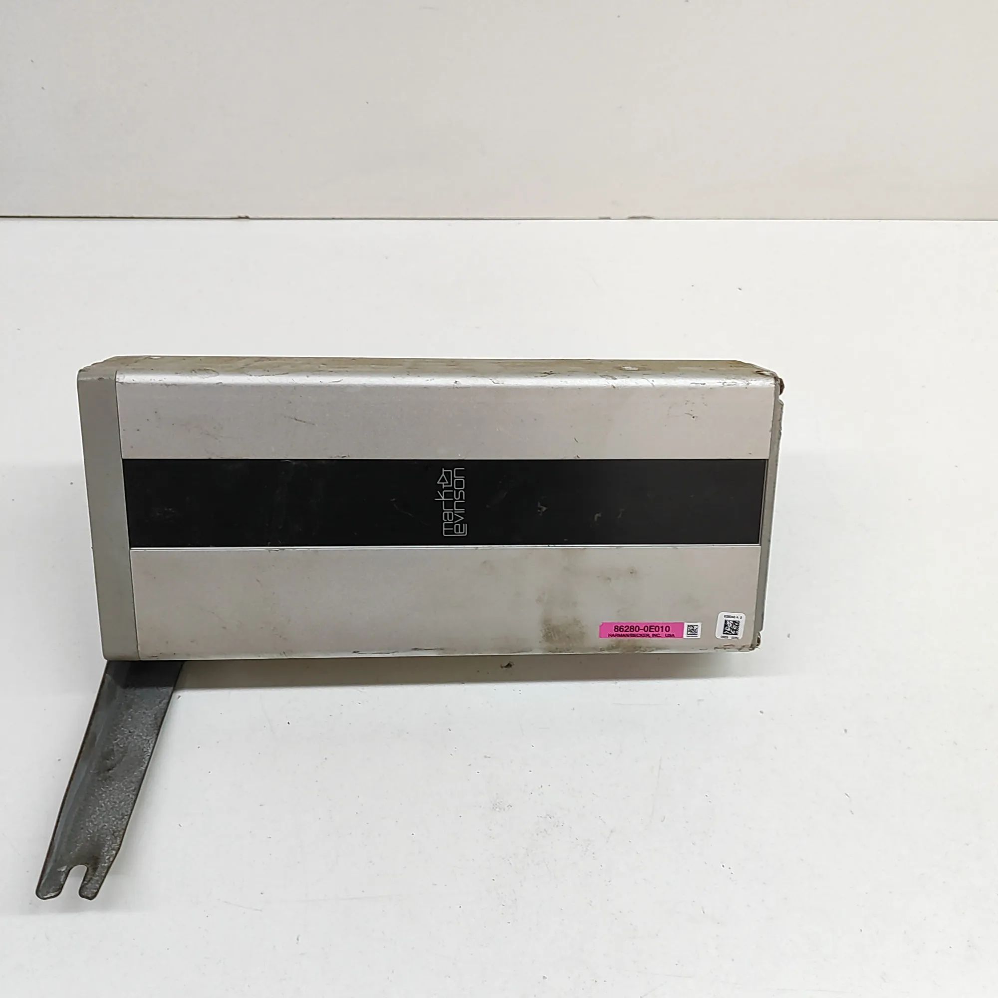 Lexus RX Sound amplifier Sound amplifier — LEXUS RX (MCU15) (2000-2003) ...