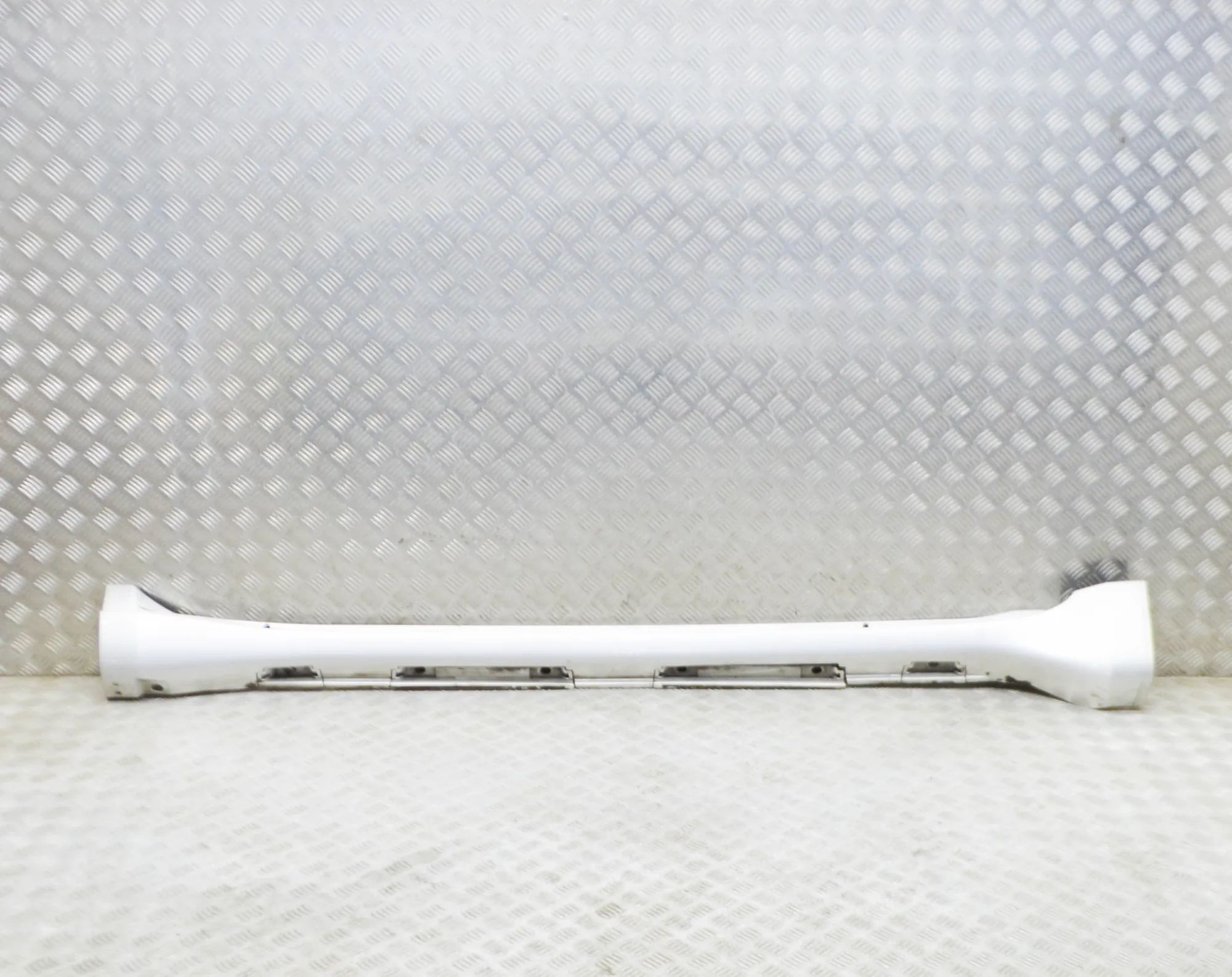 Toyota Land Cruiser 150 Right Side Plastic Sideskirt Cover Right Side Plastic Sideskirt Cover — TOYOTA LAN...