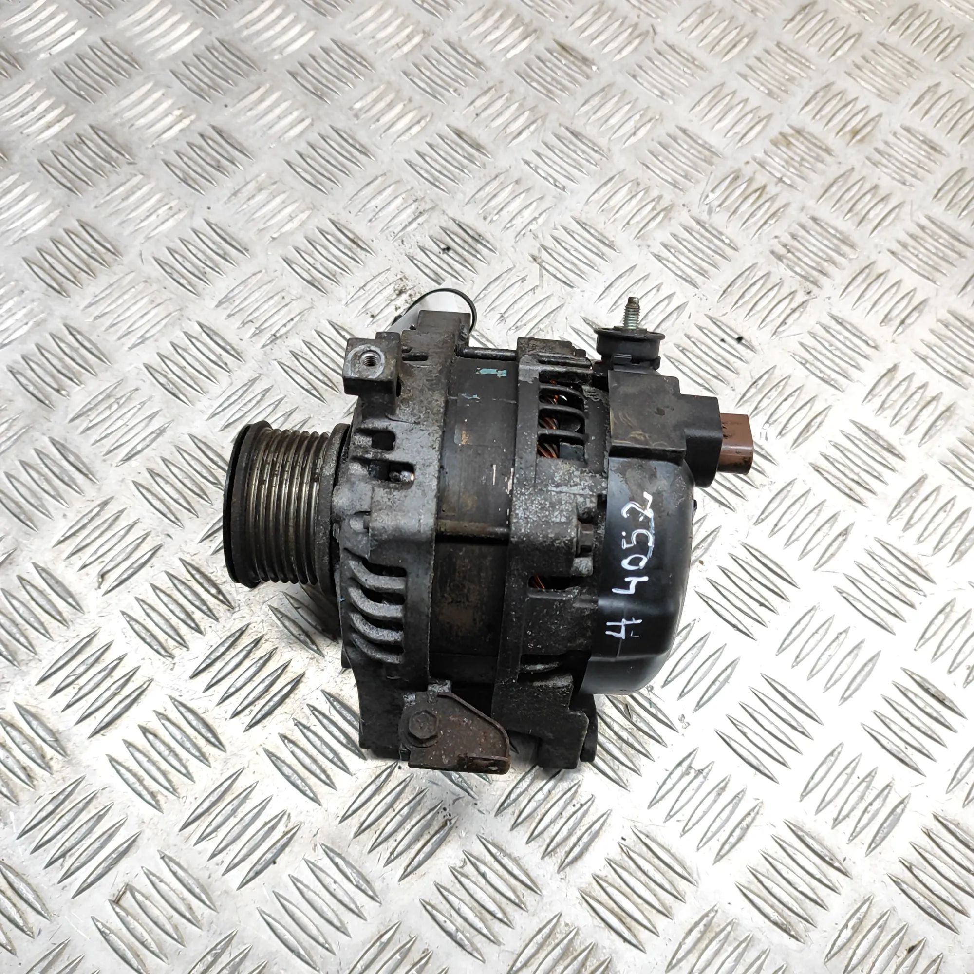 Toyota Land Cruiser 150 Alternator Alternator — TOYOTA LAND CRUISER (_J15_) (2009-...