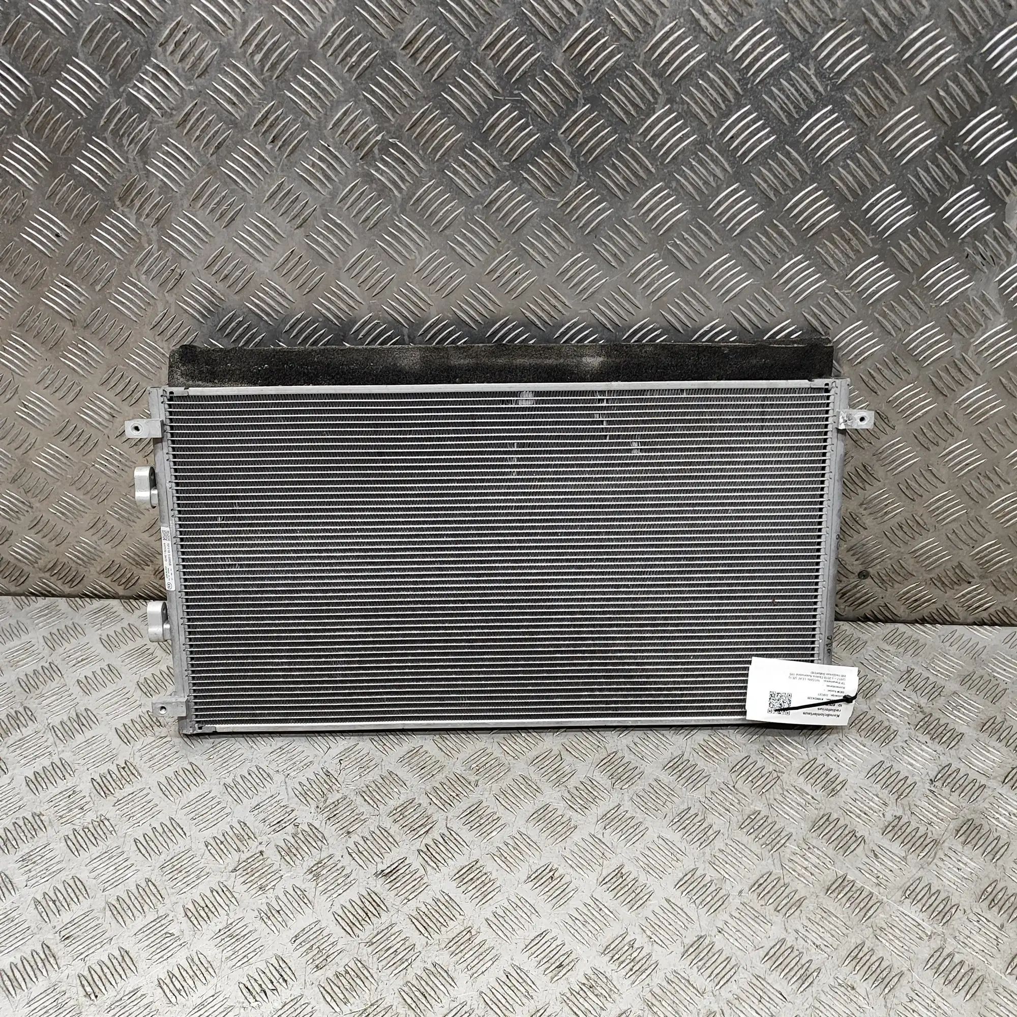 Nissan Leaf A/C Air Con Radiator A/C Air Con Radiator — NISSAN LEAF (ZE1) (2017-...