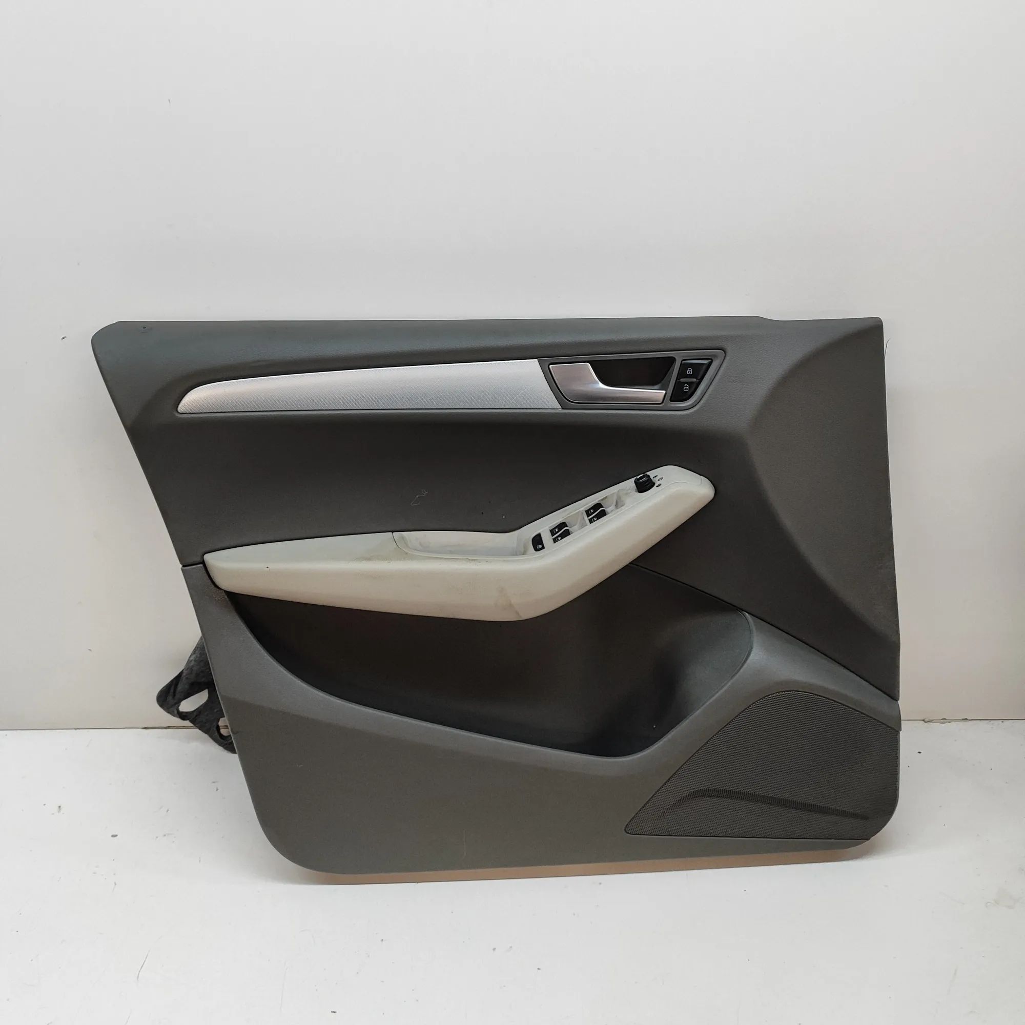 Audi Q5 (8R) Front Left Door Panel Front Left Door Panel — AUDI Q5 (8R) (2008-2017...