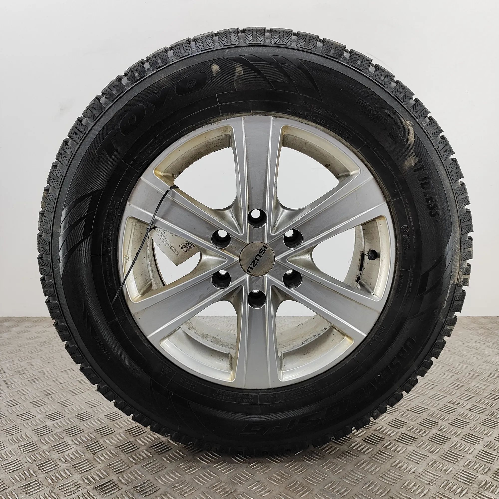 Isuzu D-Max Alloy Wheel Alloy wheel — ISUZU D-MAX (II TFR, TFS) (2012-....